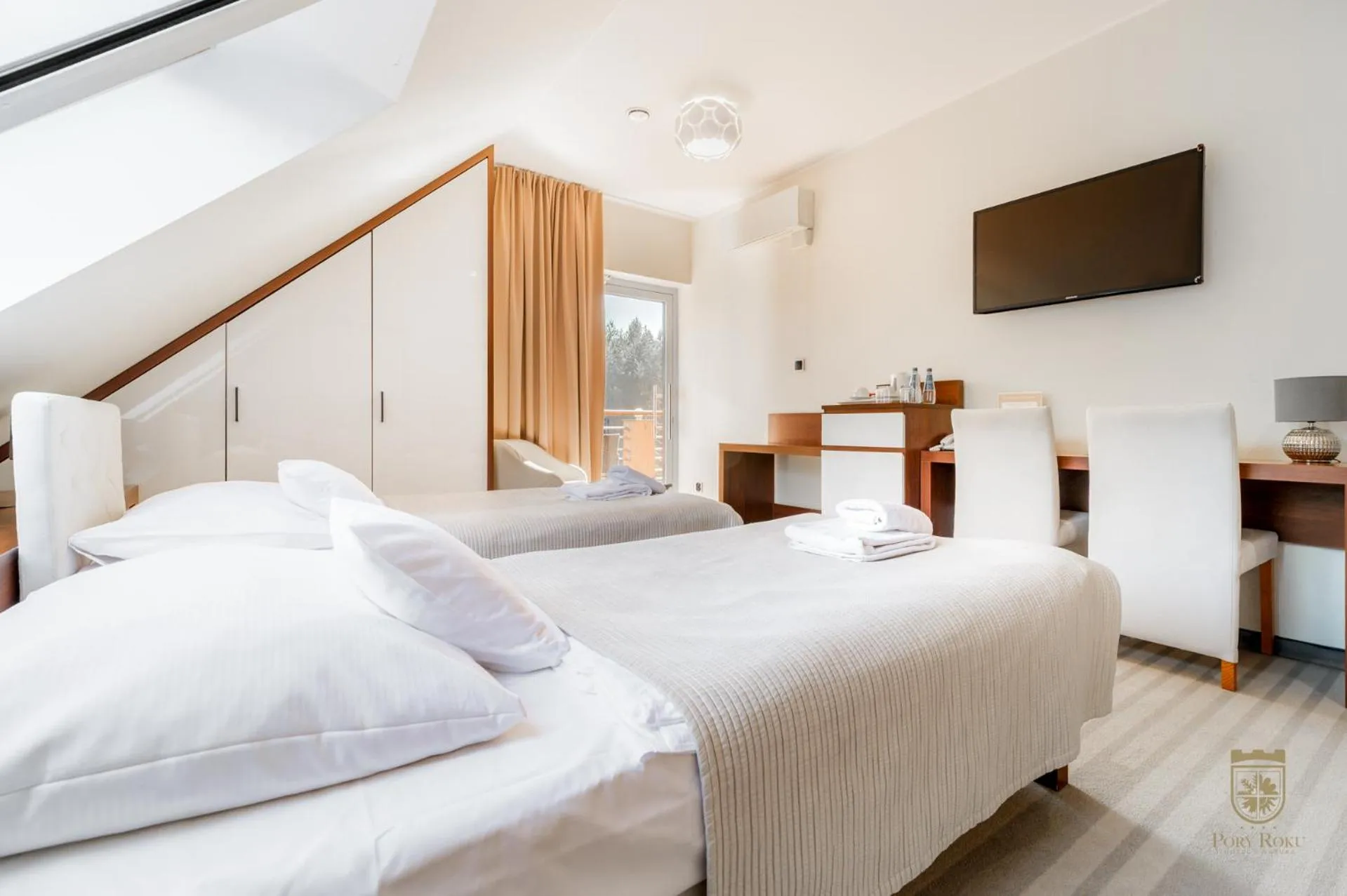 TV and multimedia, Bed in Hotel Pory Roku