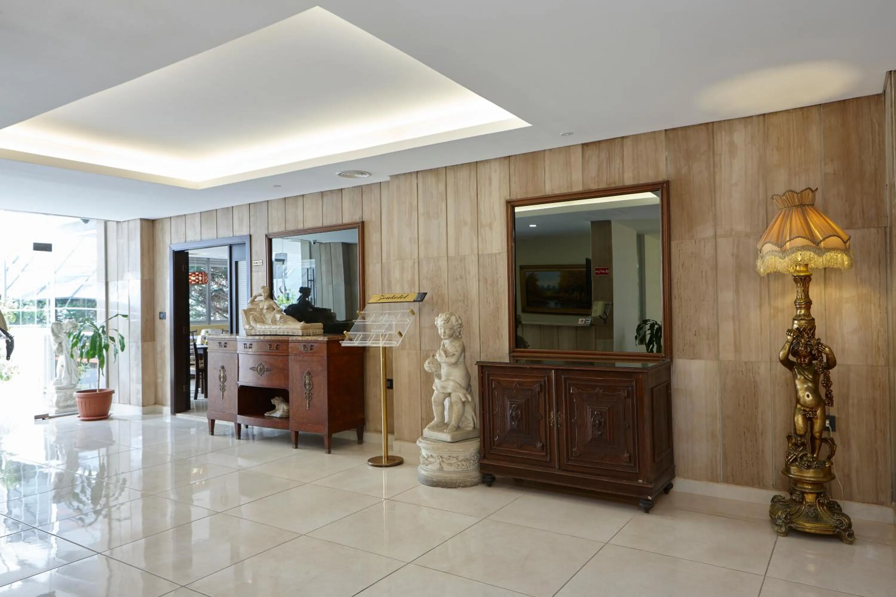 Lobby or reception in Zoukotel Hotel