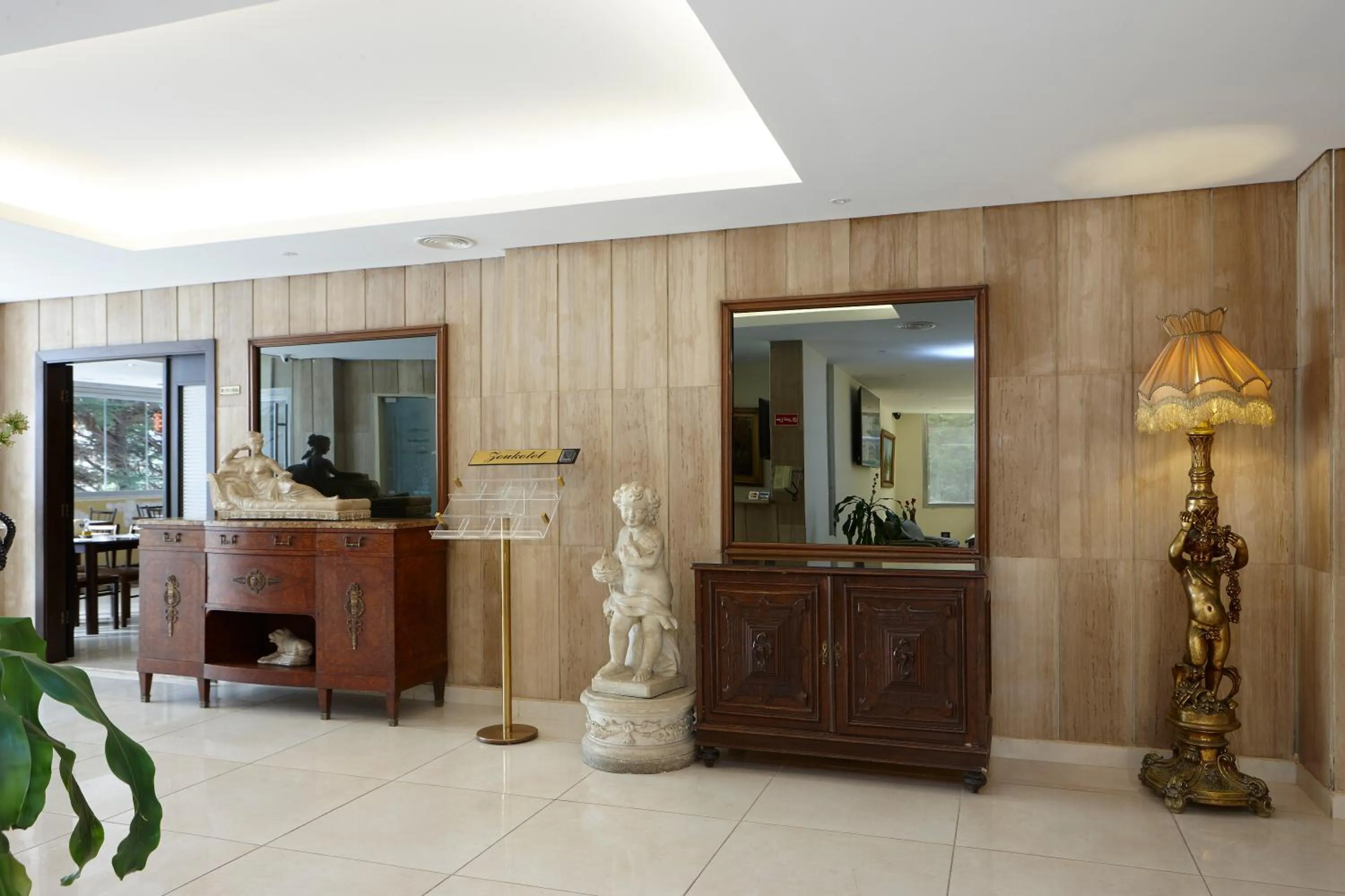 Lobby or reception in Zoukotel Hotel