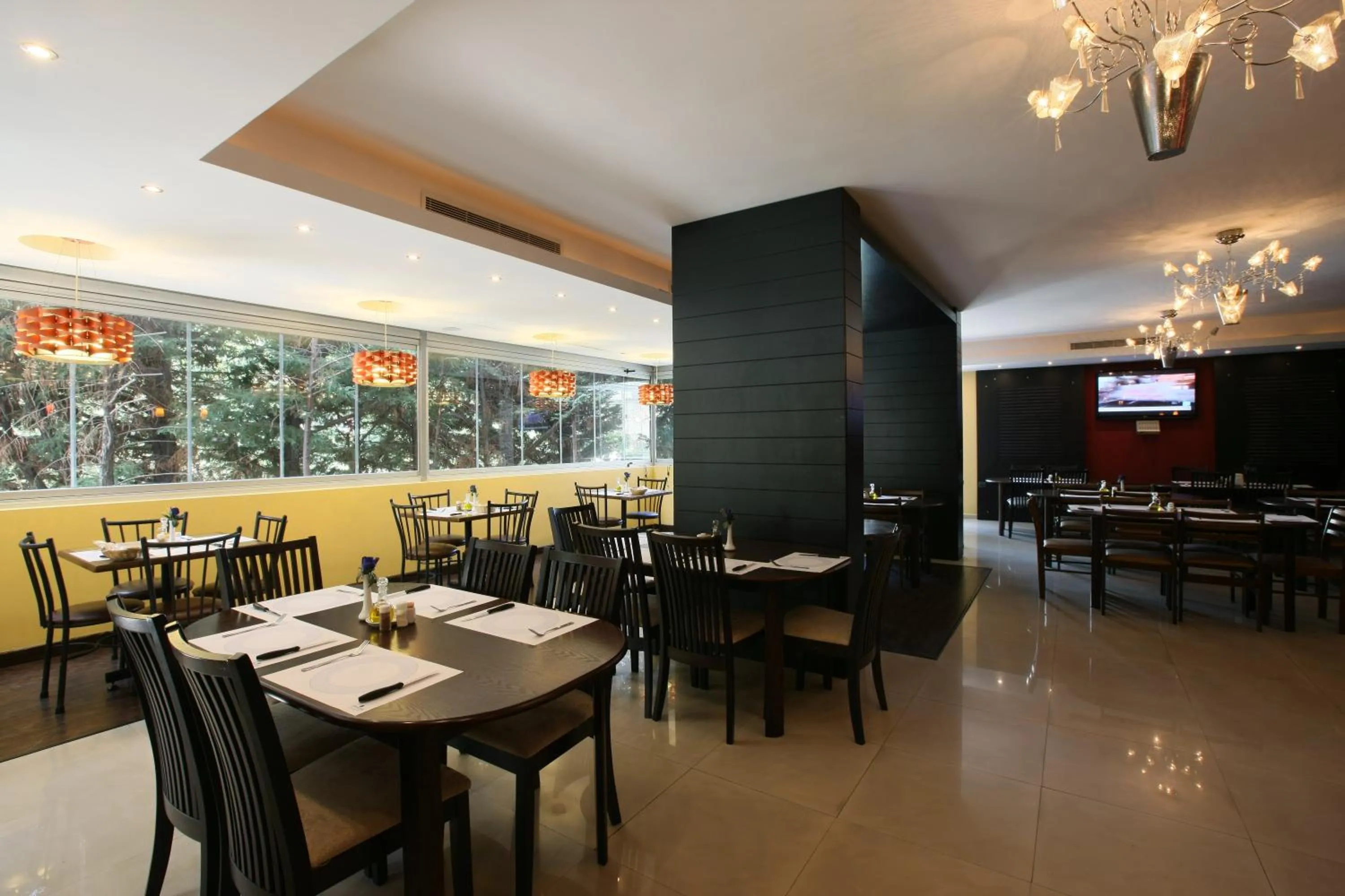 Restaurant/places to eat in Zoukotel Hotel