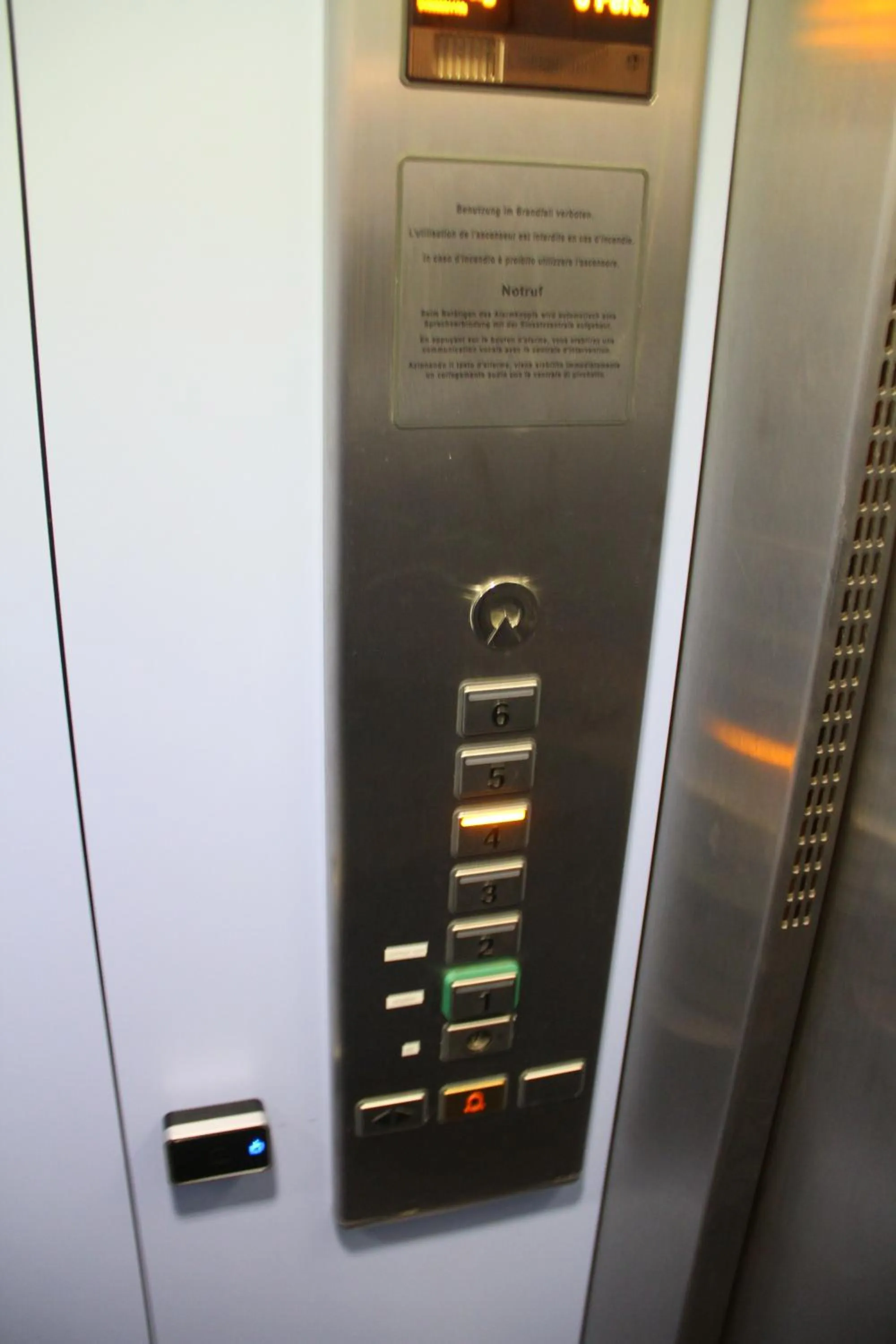 elevator in Oldtown Hostel Otter