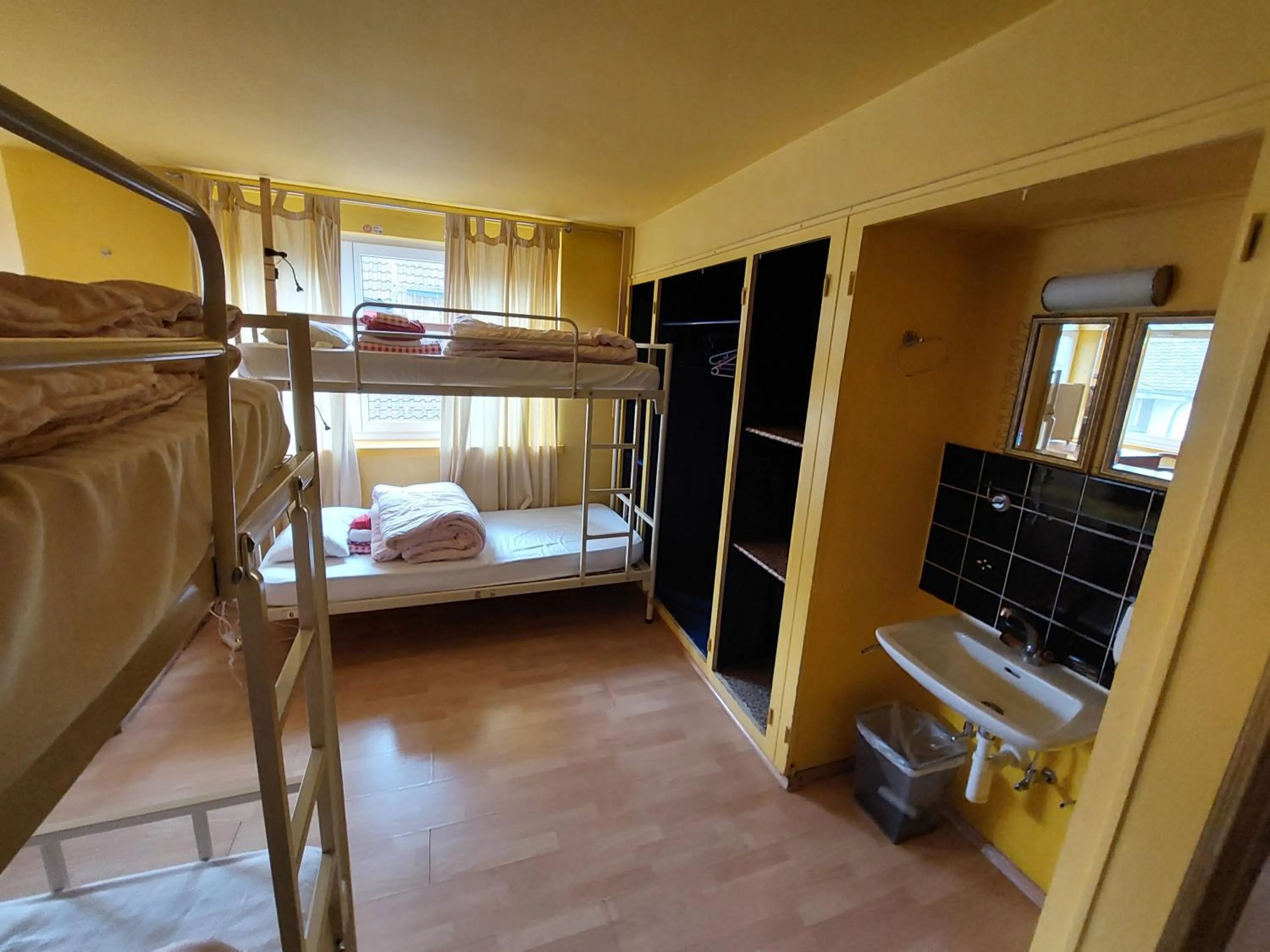 Bedroom, Bed in Oldtown Hostel Otter