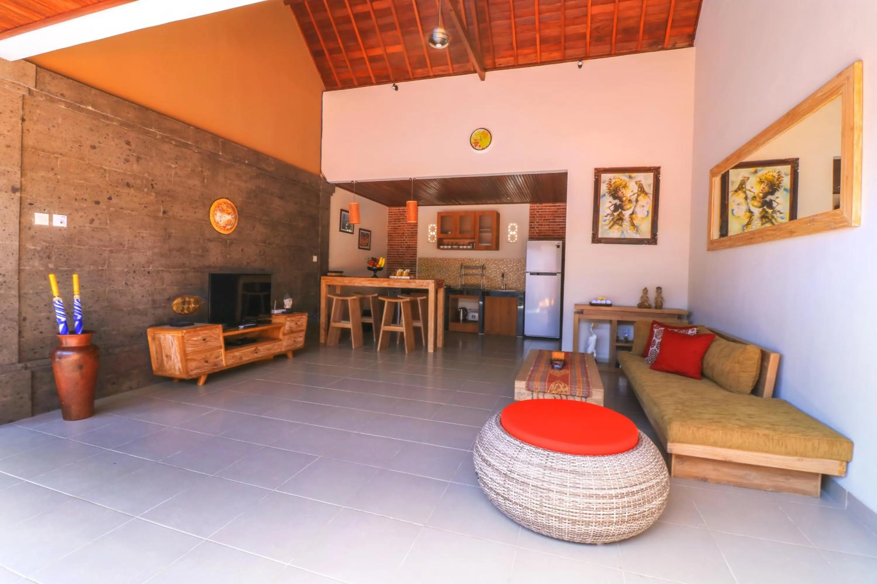 Kitchen or kitchenette in Taman Amertha Villas by Maha Bali