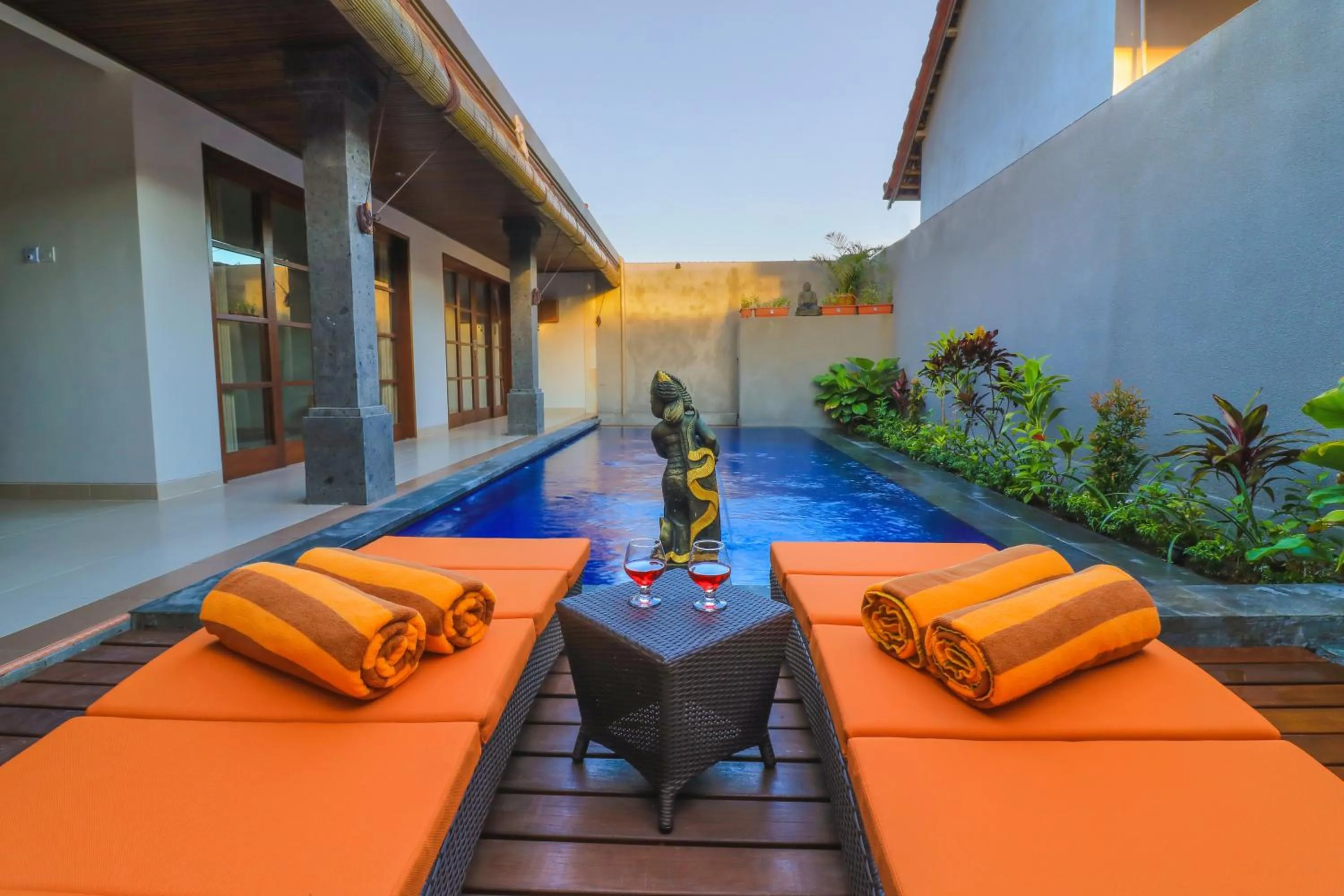 Swimming pool in Taman Amertha Villas by Maha Bali