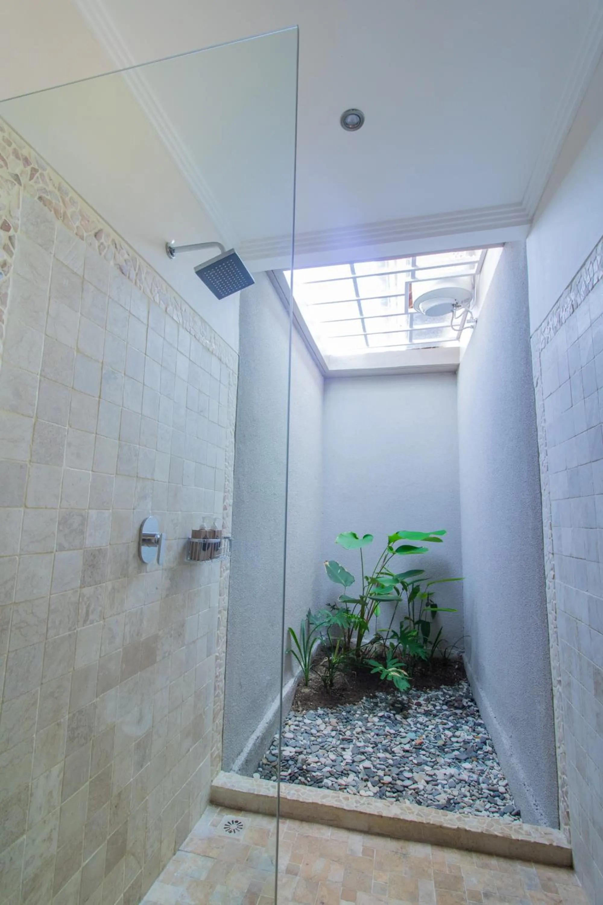 Bathroom in Taman Amertha Villas by Maha Bali