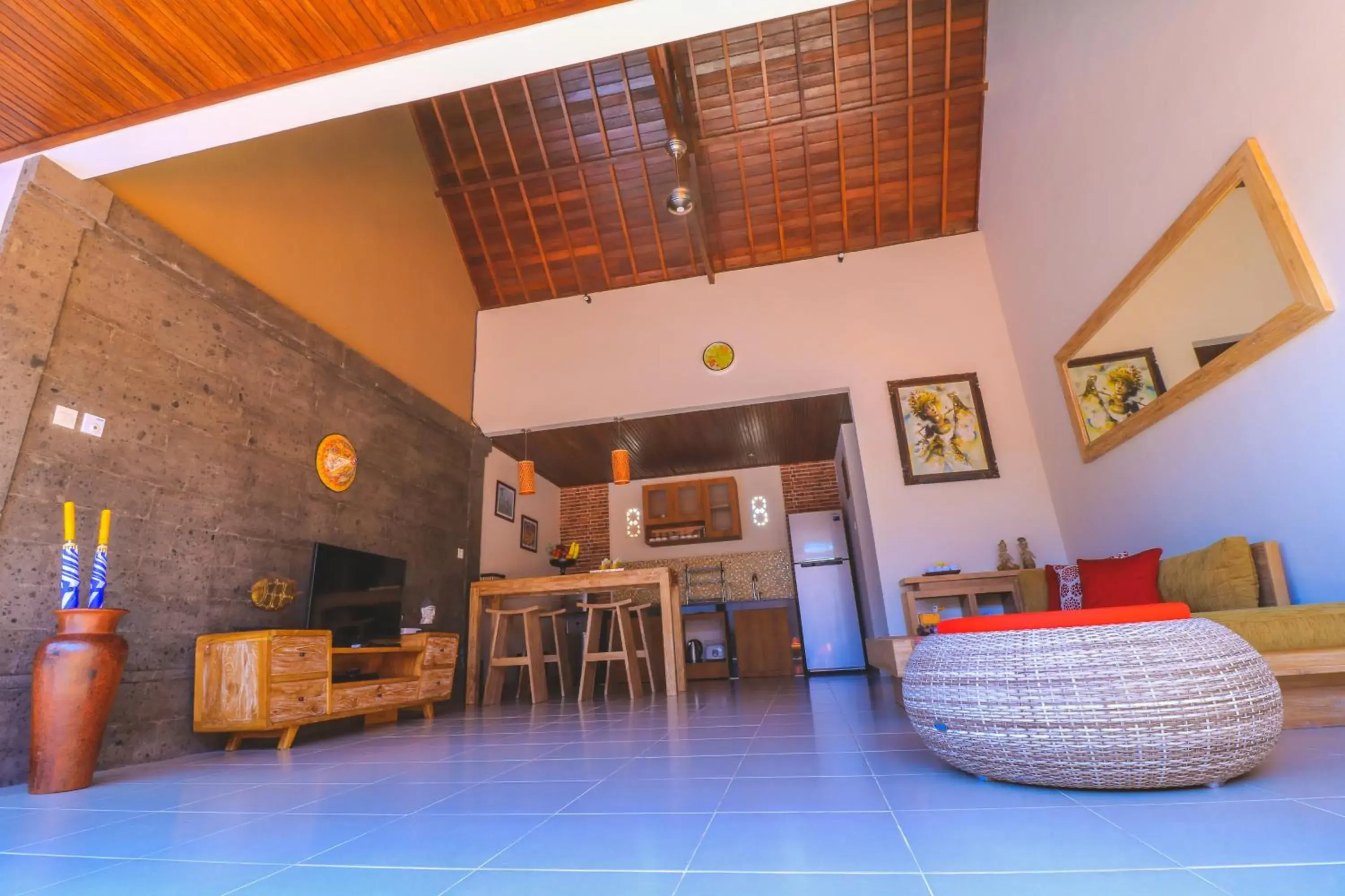 Living room in Taman Amertha Villas by Maha Bali Living room in Taman Amertha Villas by Maha Bali