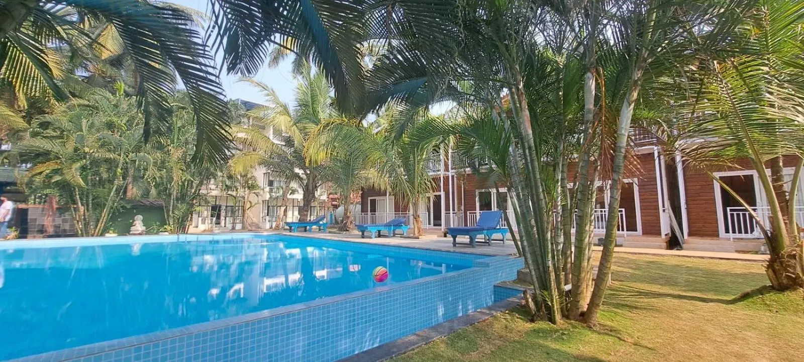 Swimming pool in Shaan Coco Palms Beach Resort