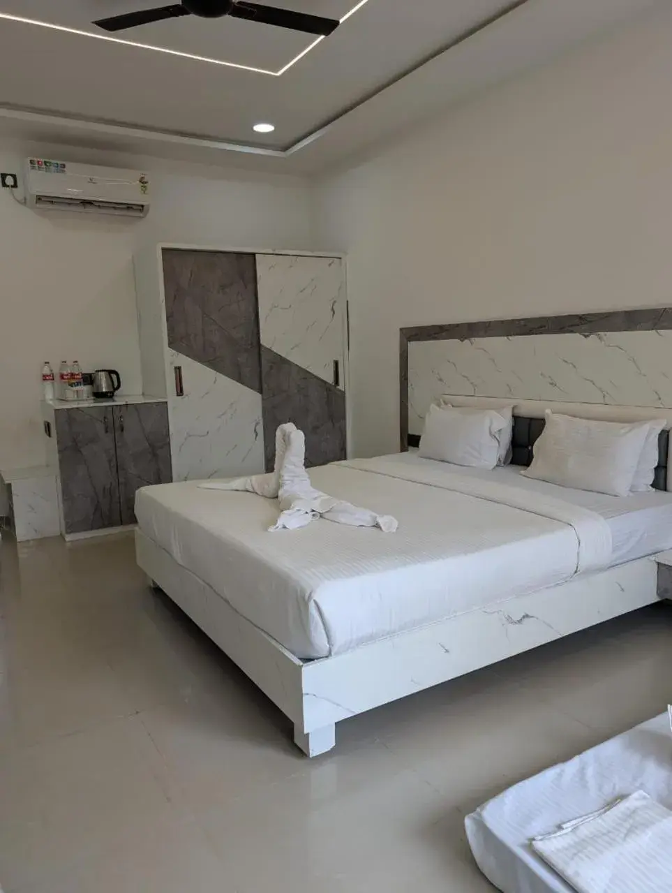 Bedroom, Bed in Shaan Coco Palms Beach Resort Bedroom, Bed in Shaan Coco Palms Beach Resort