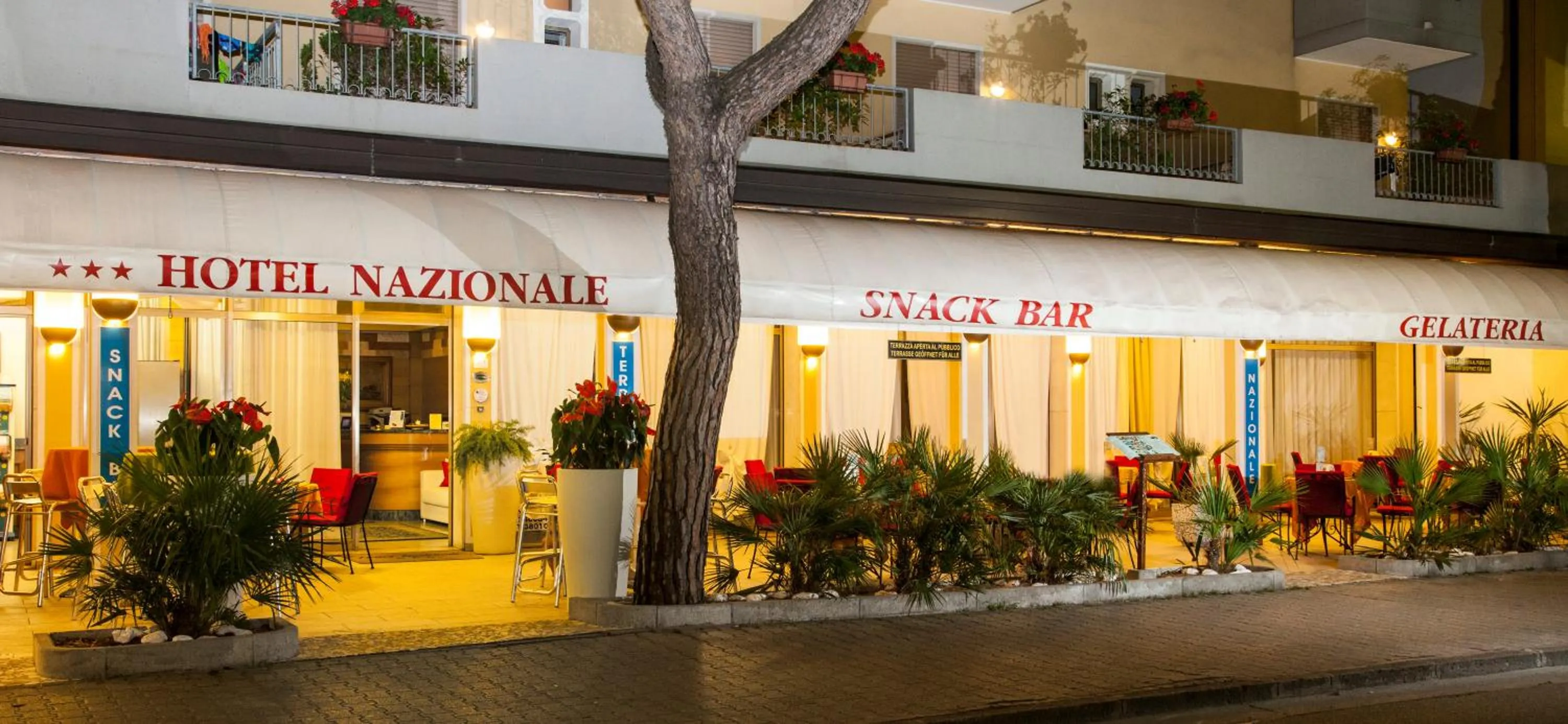 Facade/entrance in Hotel Nazionale