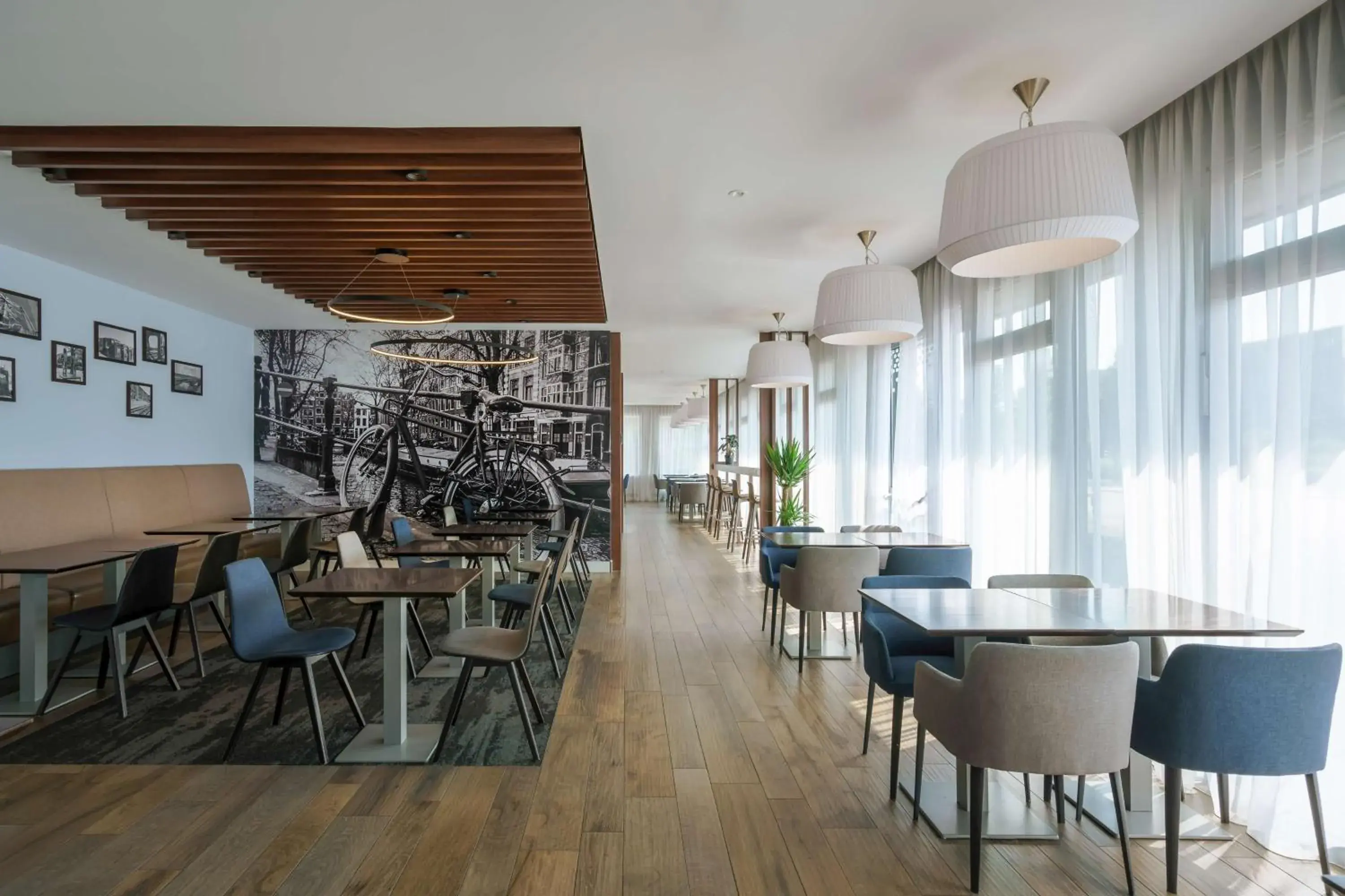 Restaurant/places to eat in Hampton by Hilton Amsterdam Centre East Restaurant/places to eat in Hampton by Hilton Amsterdam Centre East