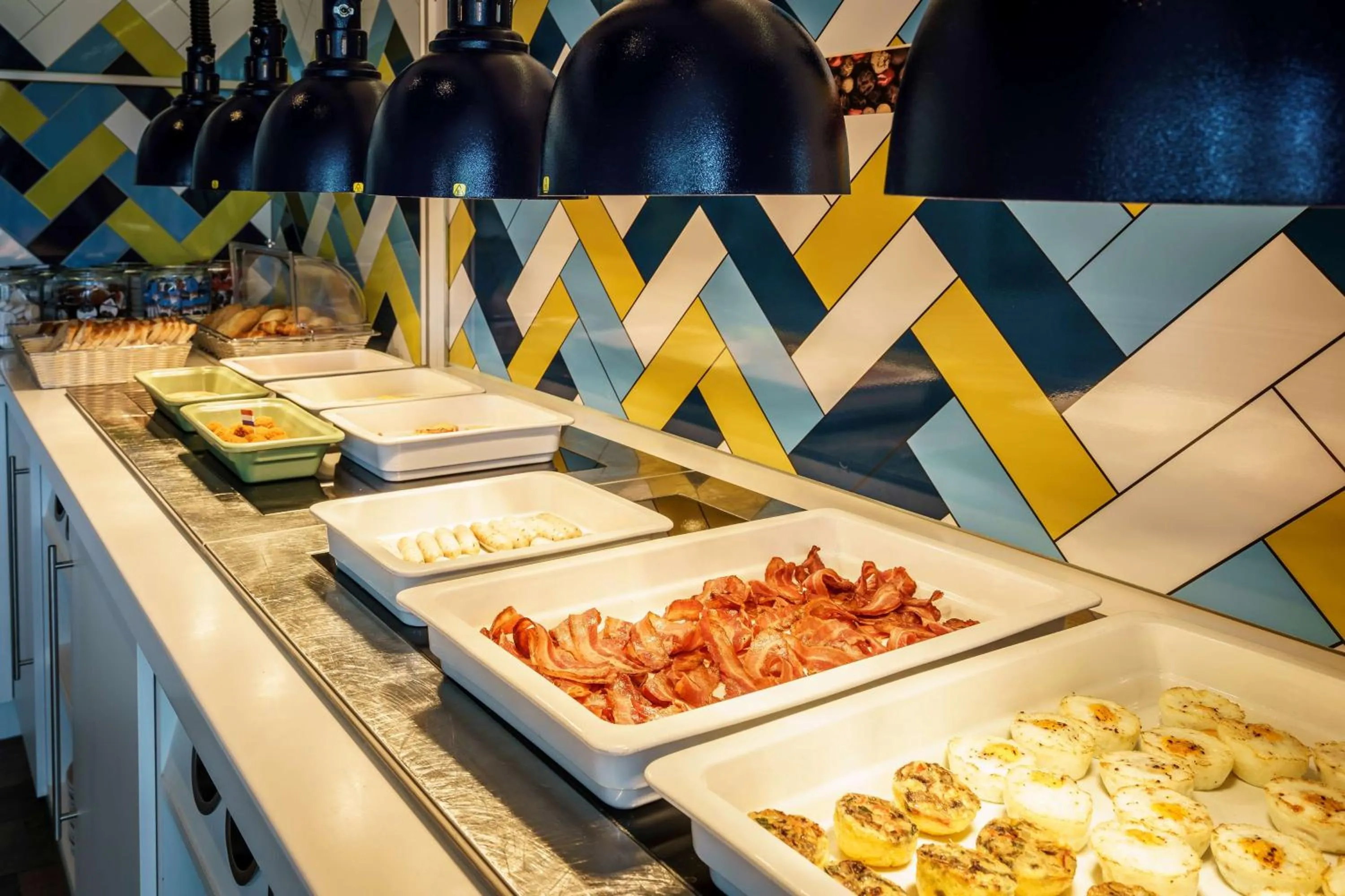 Breakfast in Hampton by Hilton Amsterdam Centre East