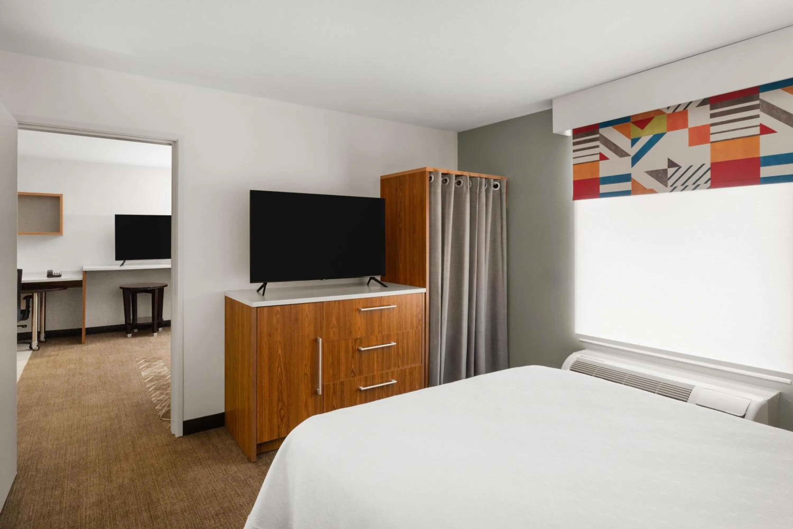 Bed in Home2 Suites by Hilton Alexandria