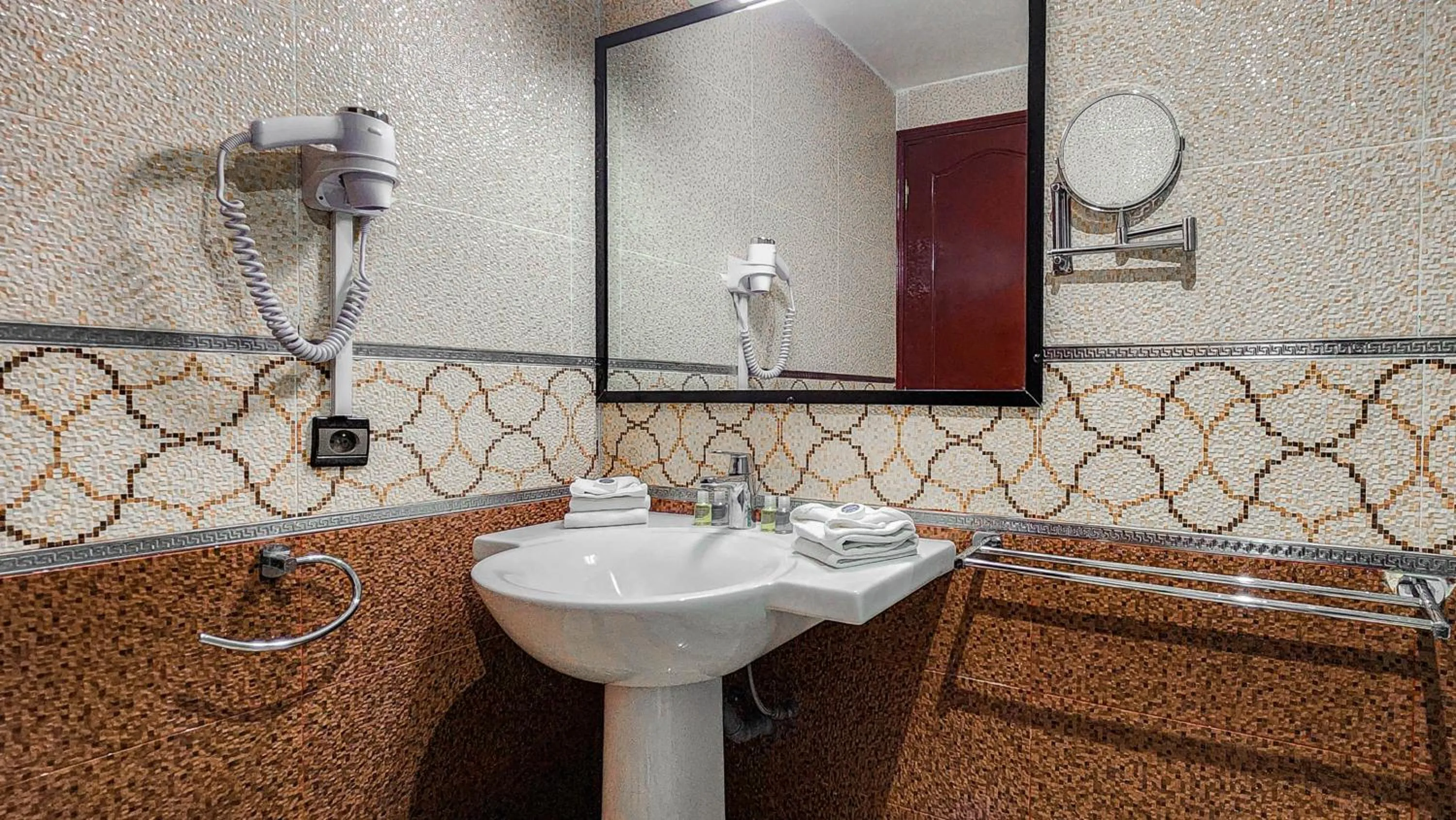 Hôtel Les Ambassadeurs