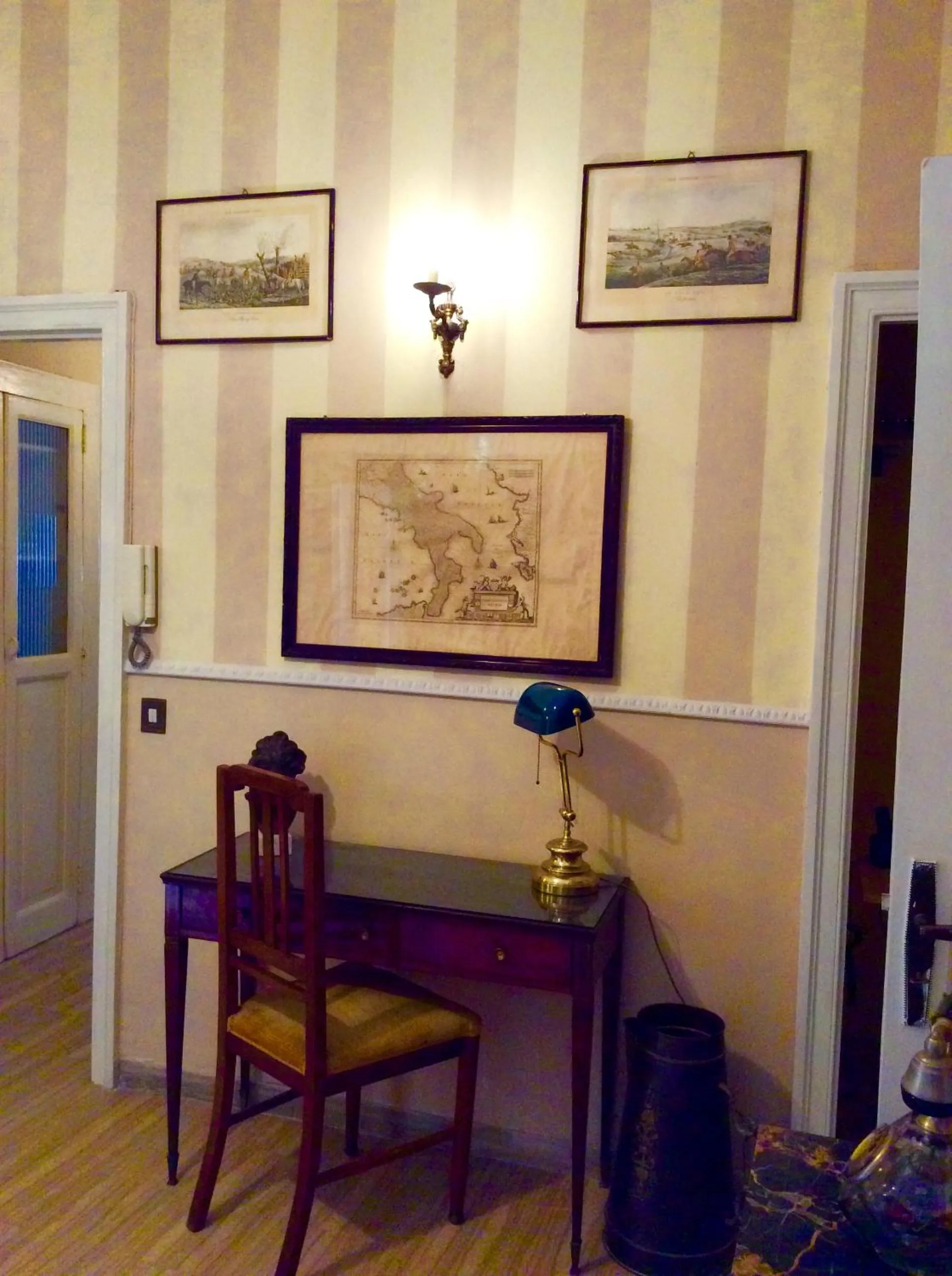 Decorative detail in Napoli Retro