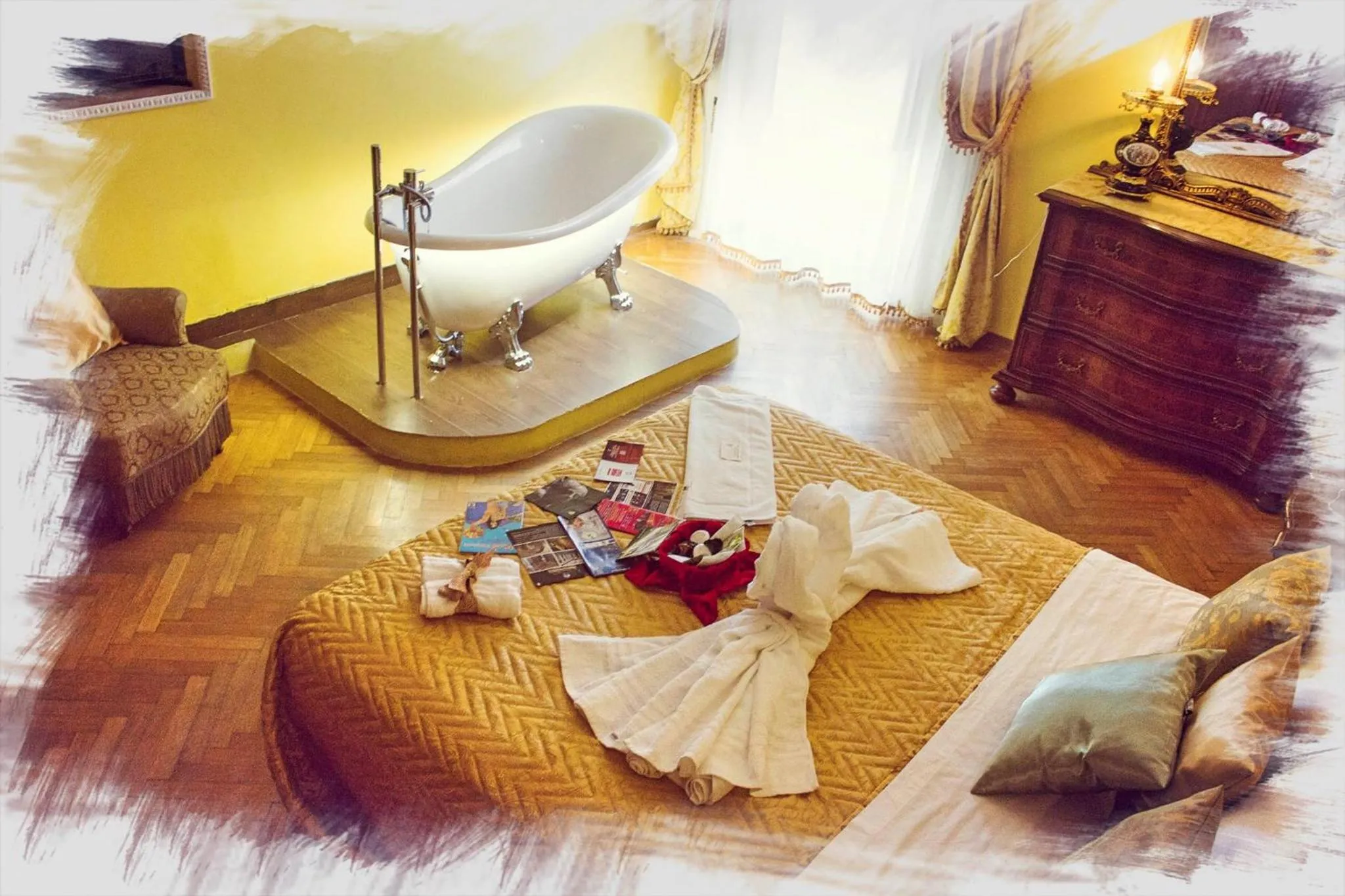 Property building, Bed in Napoli Retro