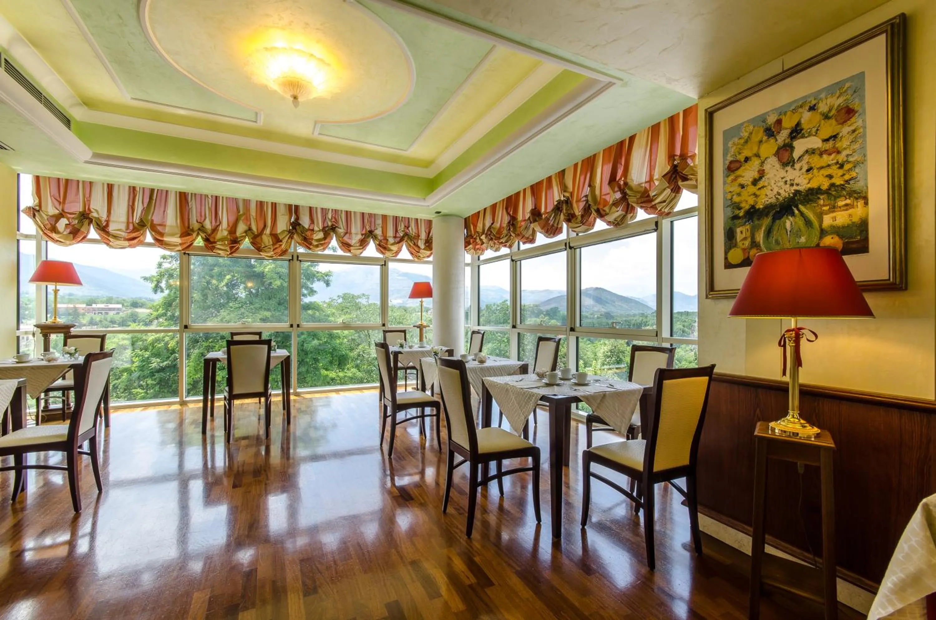 Restaurant/places to eat in Hotel Ovidius