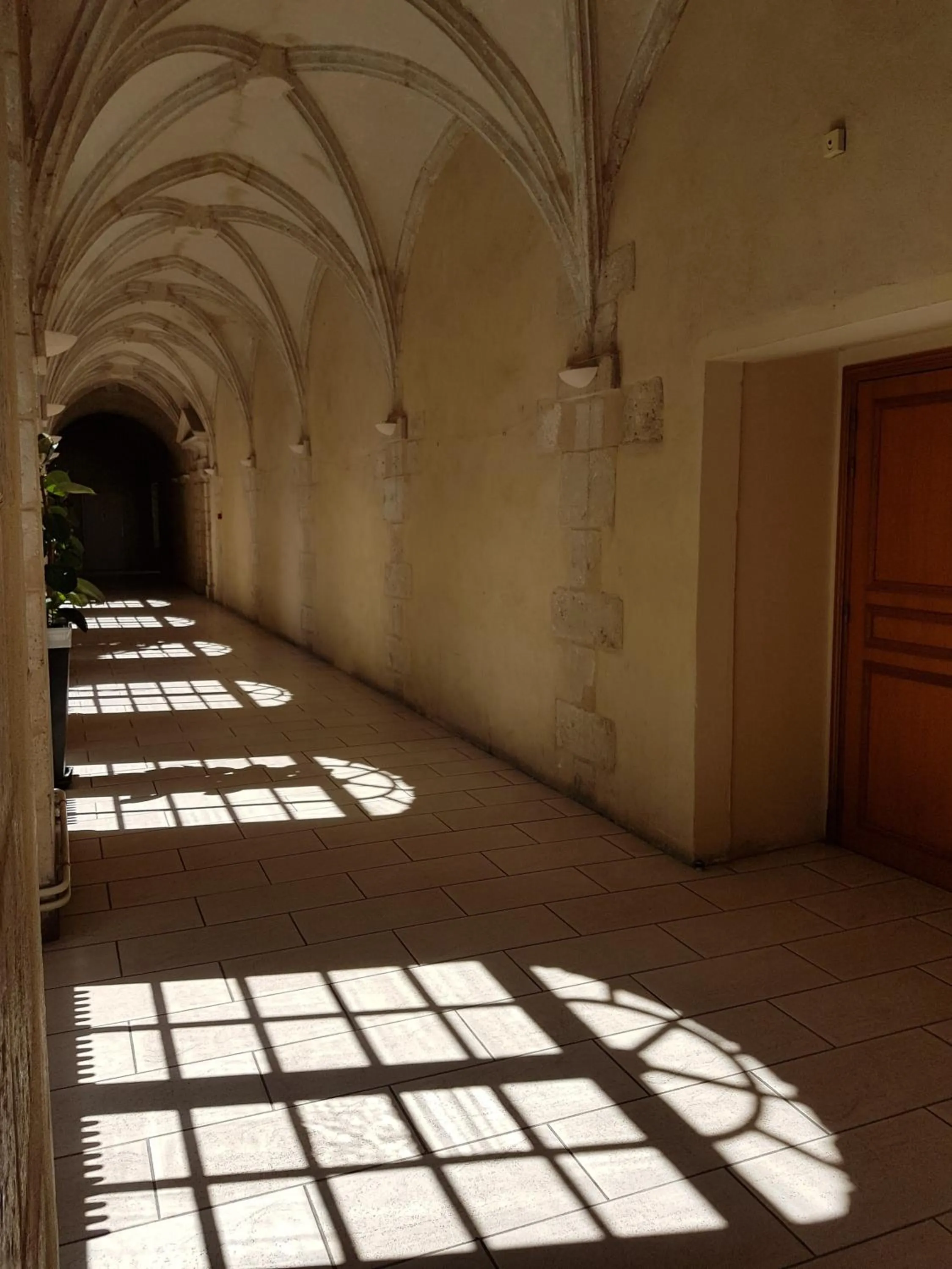 Property building in Hôtellerie Saint Yves