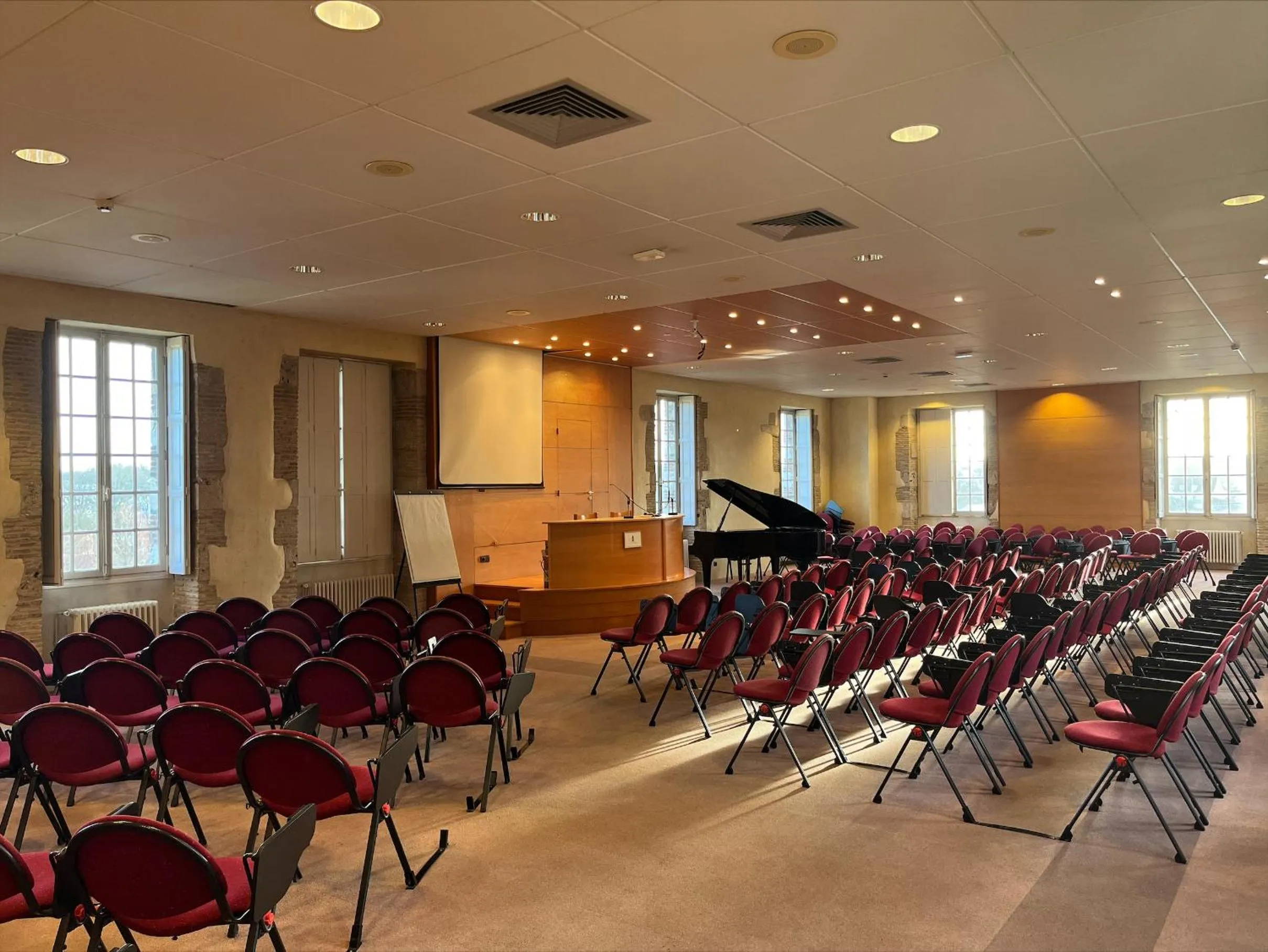 Meeting/conference room in Hôtellerie Saint Yves