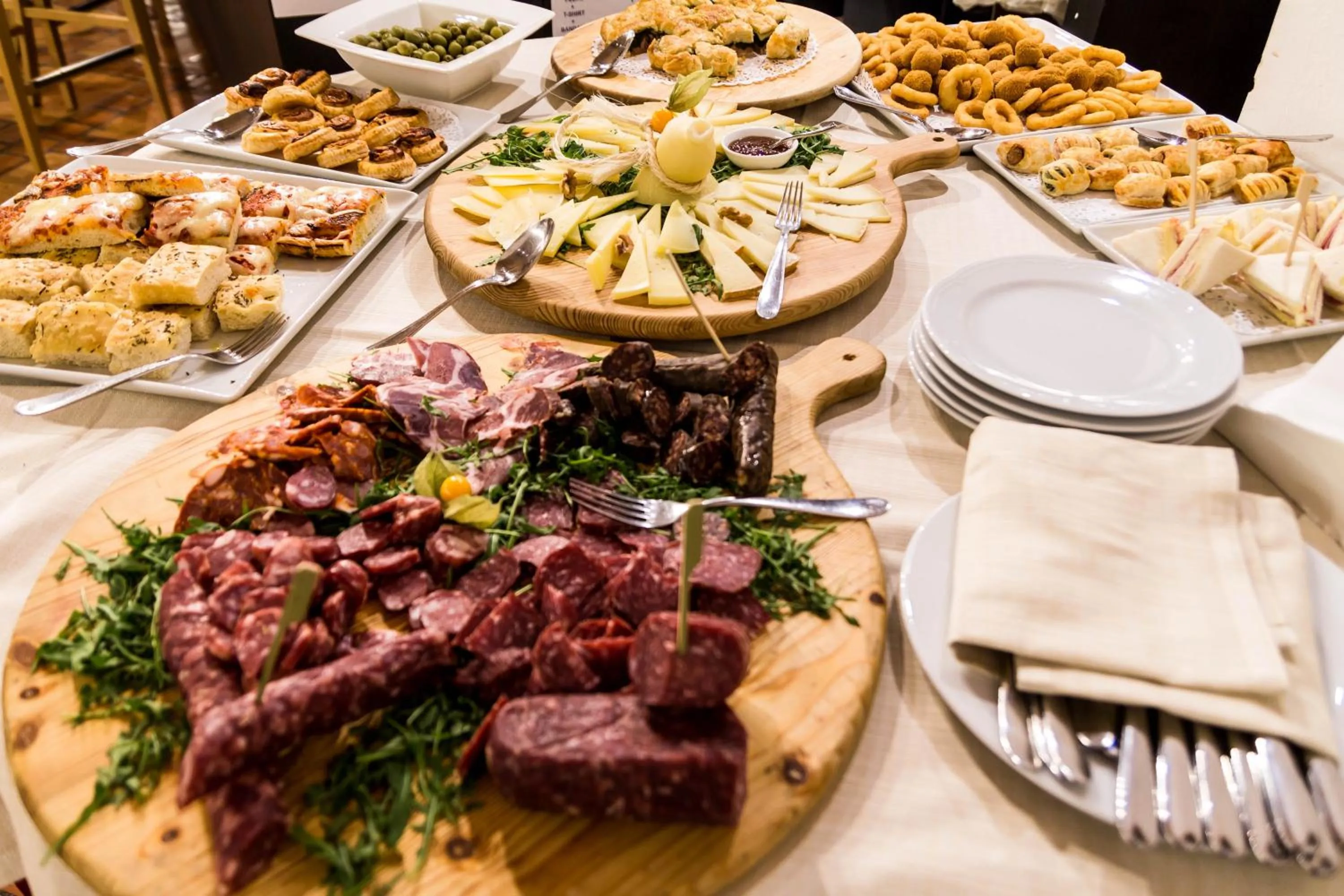 Communal lounge/ TV room in Hotel Don Luis