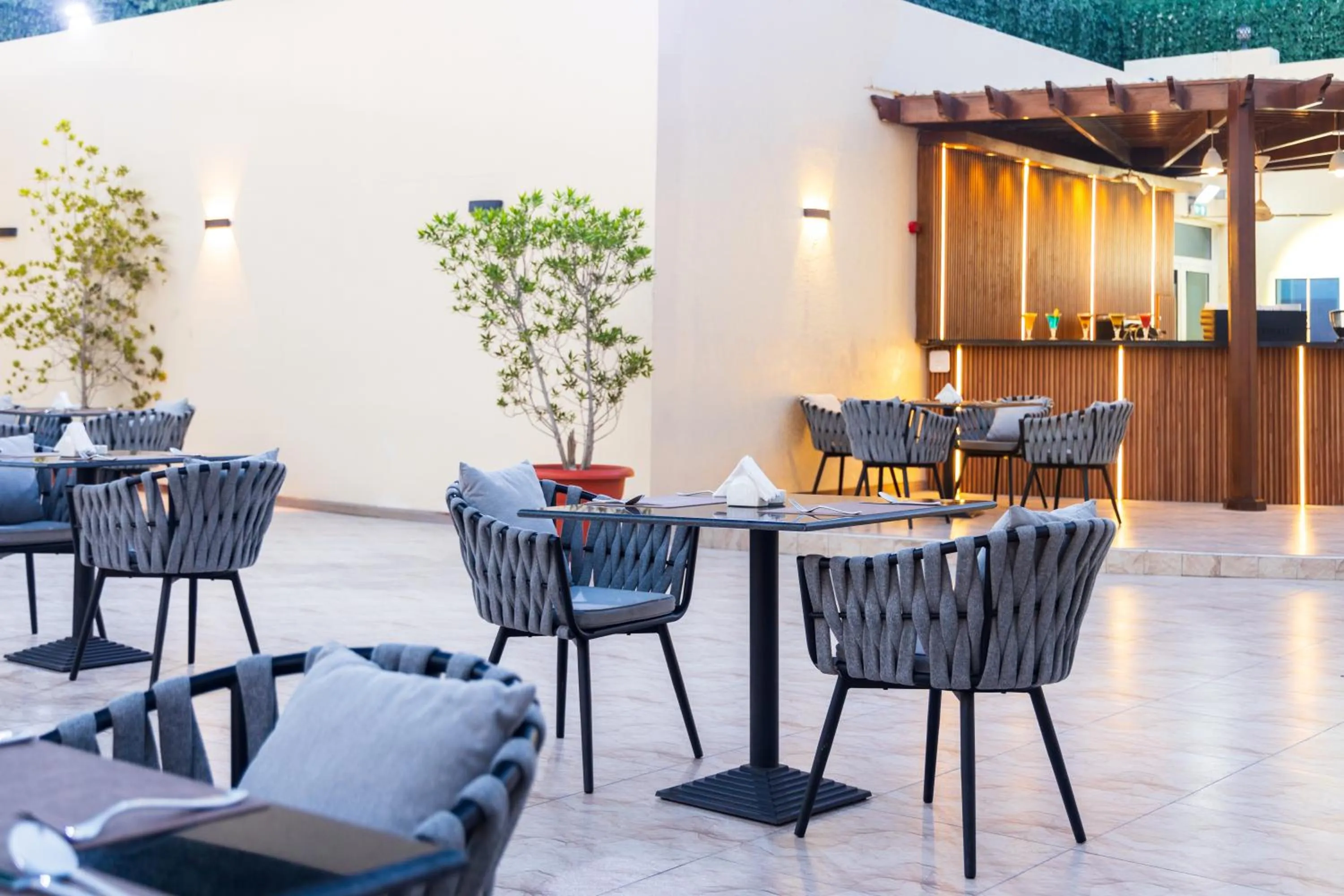 Restaurant/places to eat in MD Hotel By Gewan