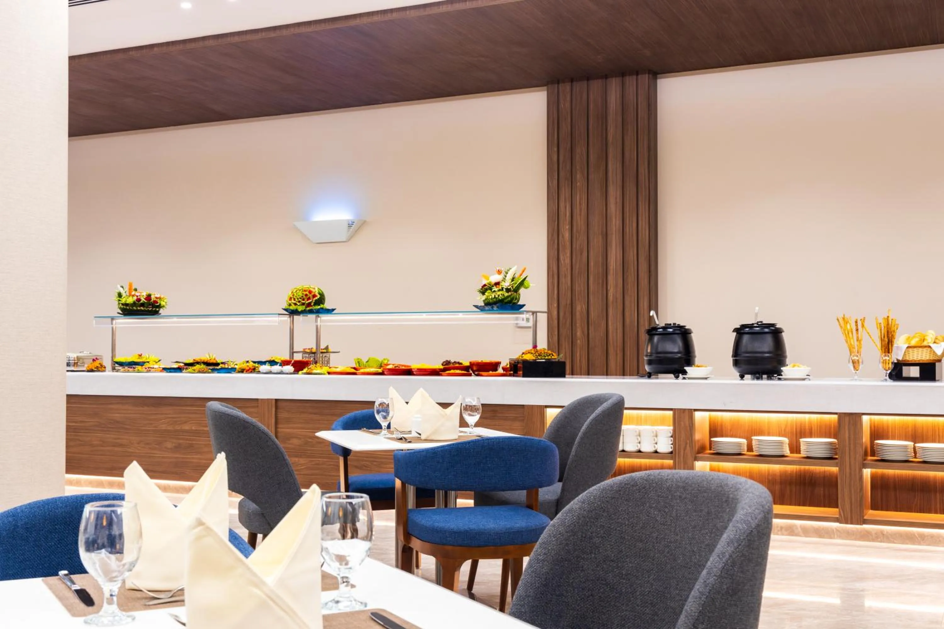 Restaurant/places to eat in MD Hotel By Gewan