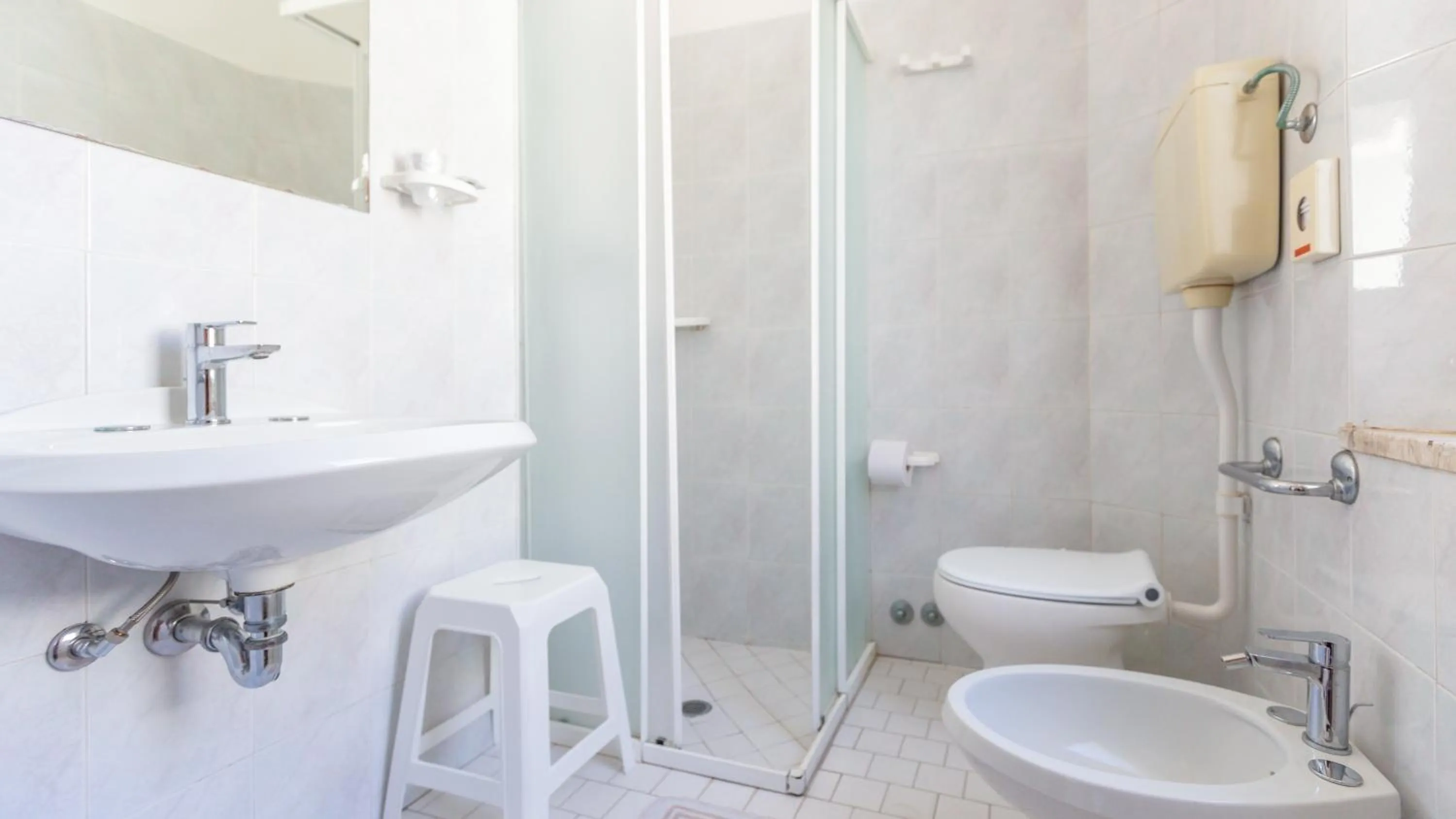 Shower in Hotel Parco Fellini