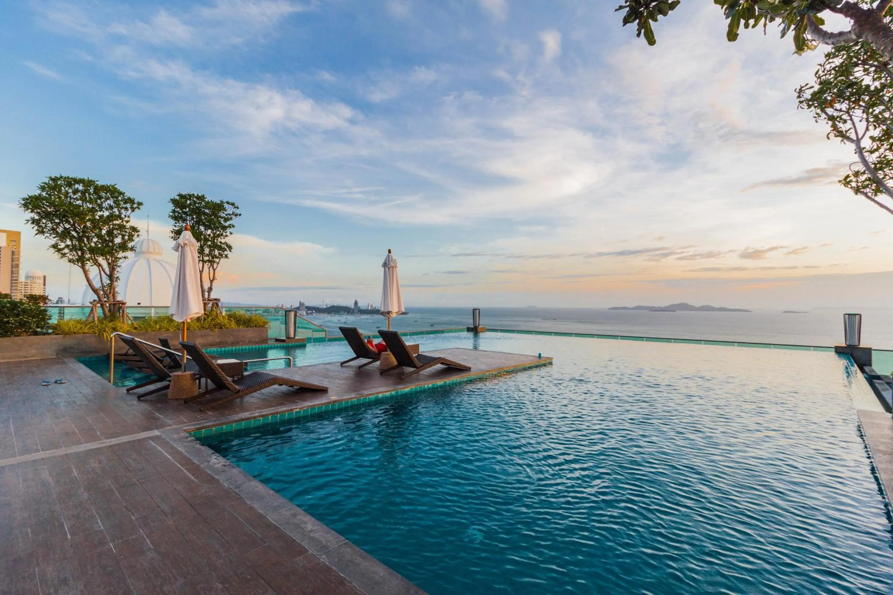 Swimming pool in Wongamat Tower by Pattaya Sunny Rentals