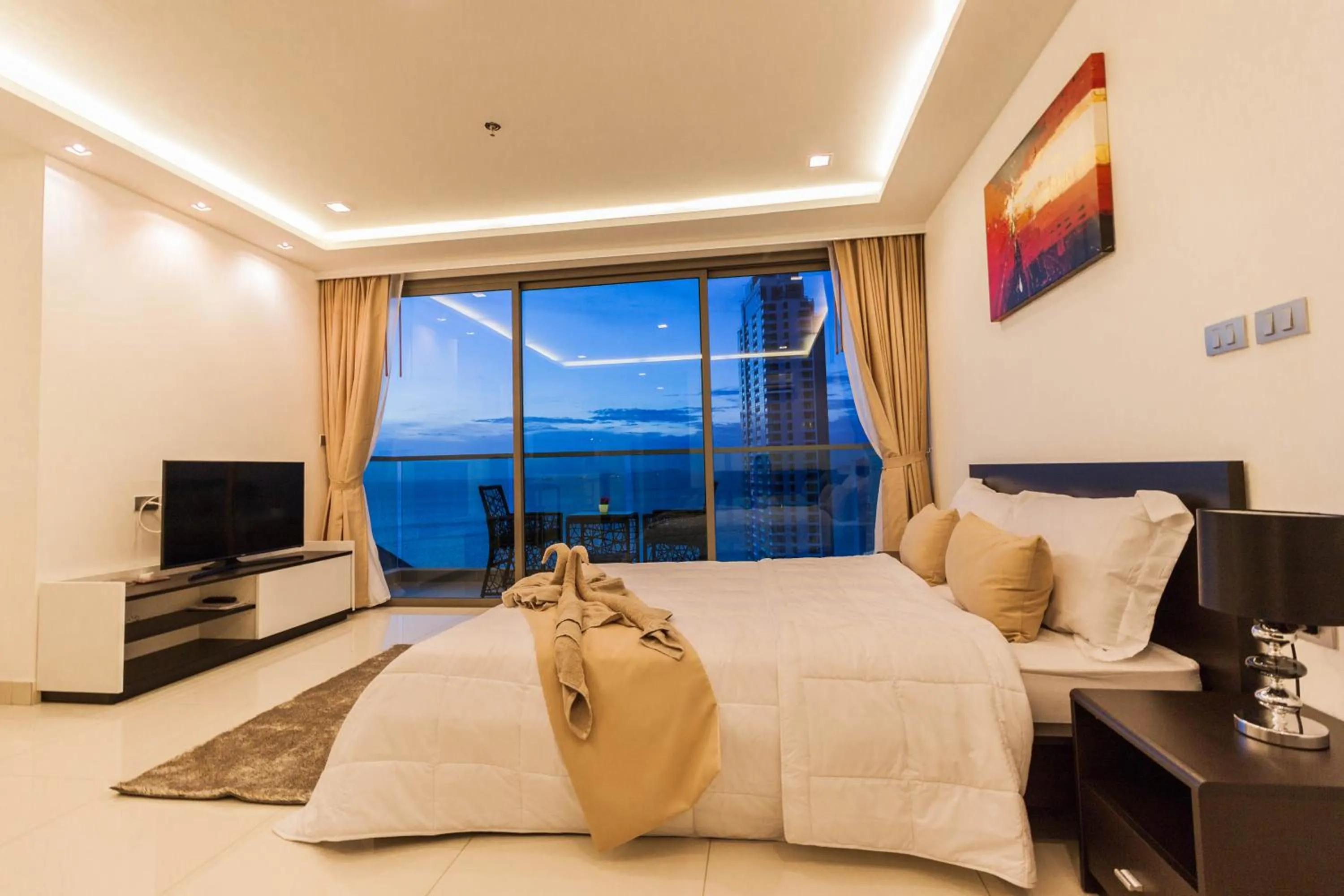 Bedroom, Bed in Wongamat Tower by Pattaya Sunny Rentals
