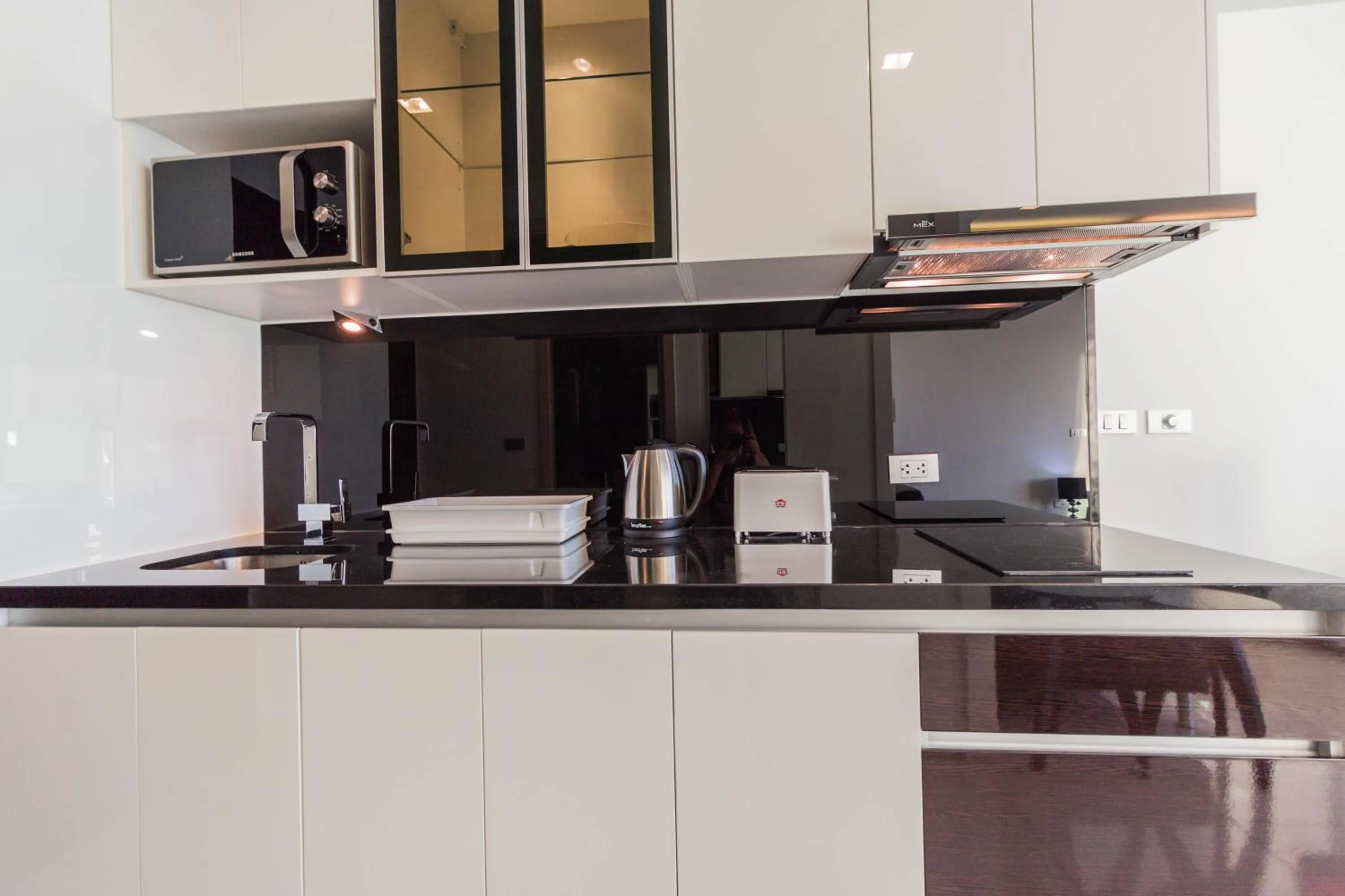Kitchen or kitchenette in Wongamat Tower by Pattaya Sunny Rentals