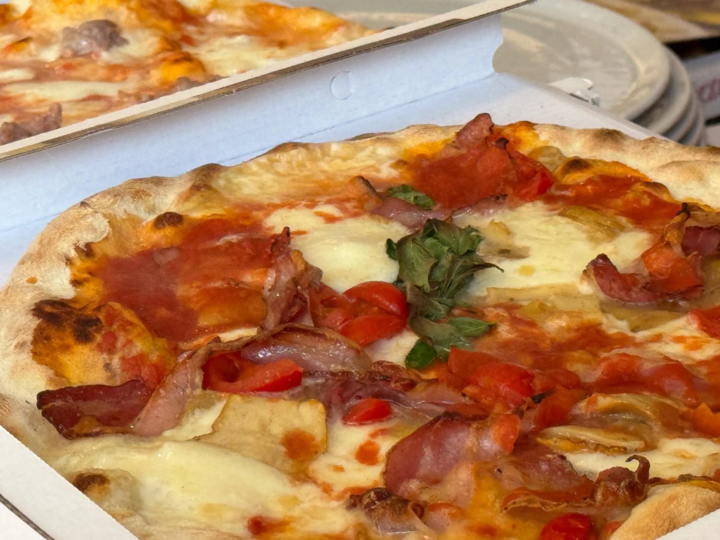 Restaurant/places to eat in Hotel Astoria