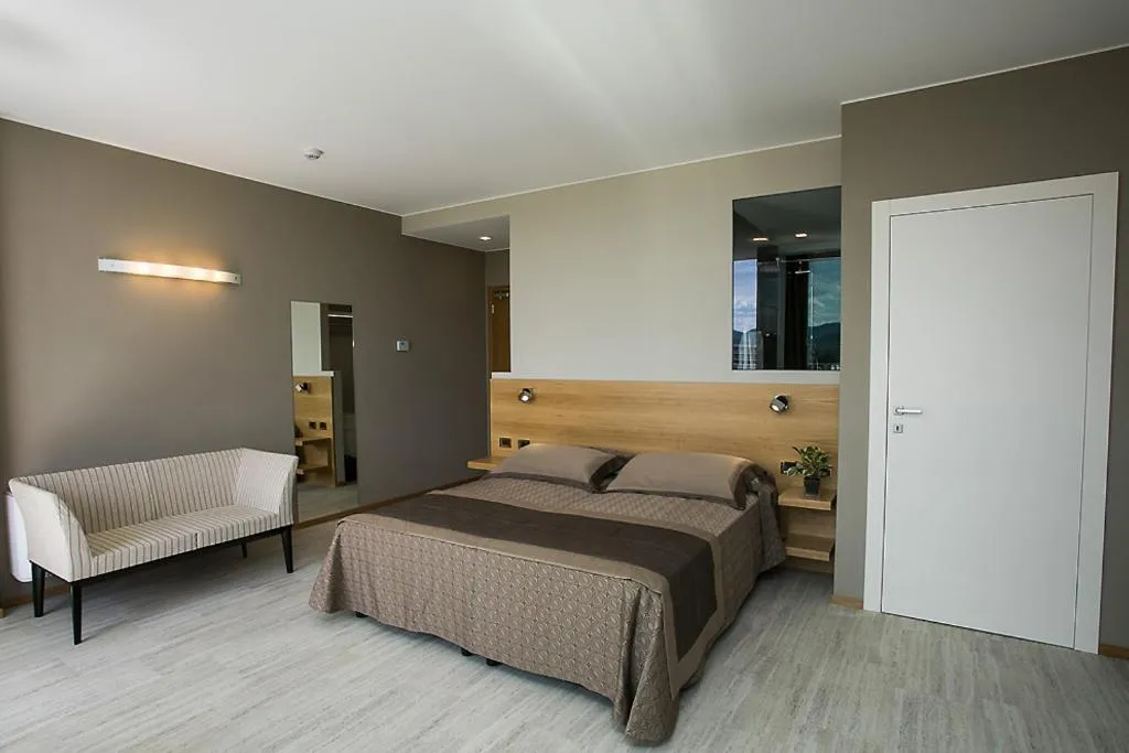 Photo of the whole room, Bed in Hotel Abano Astoria