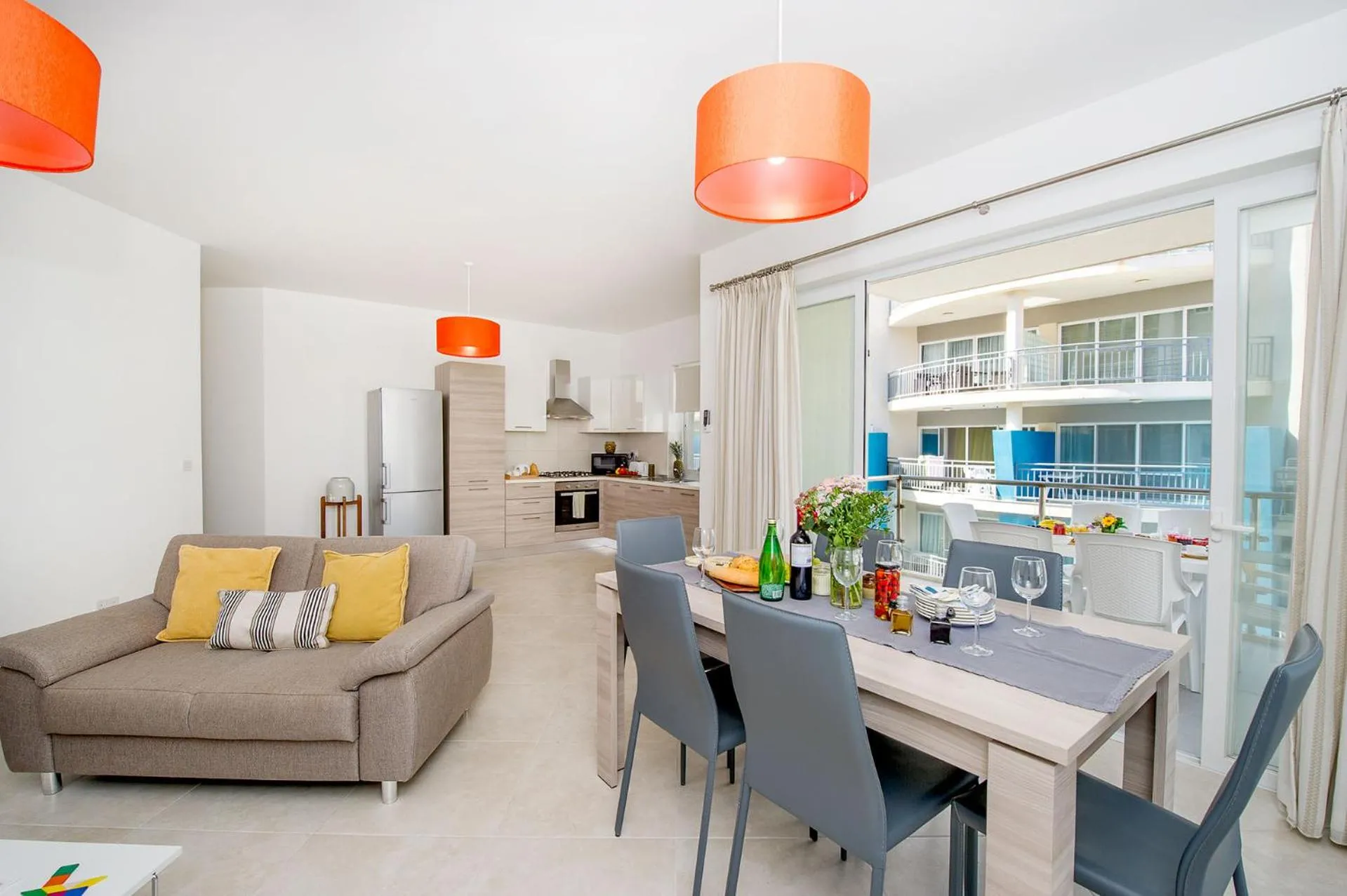 Living room in Hillock Residence Apartments