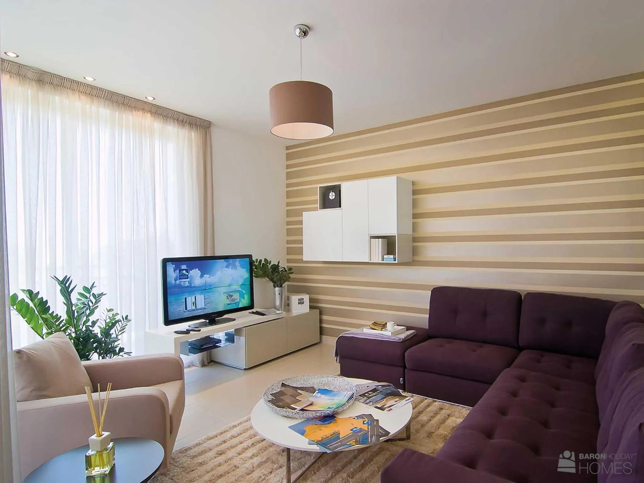 Living room in Hillock Residence Apartments
