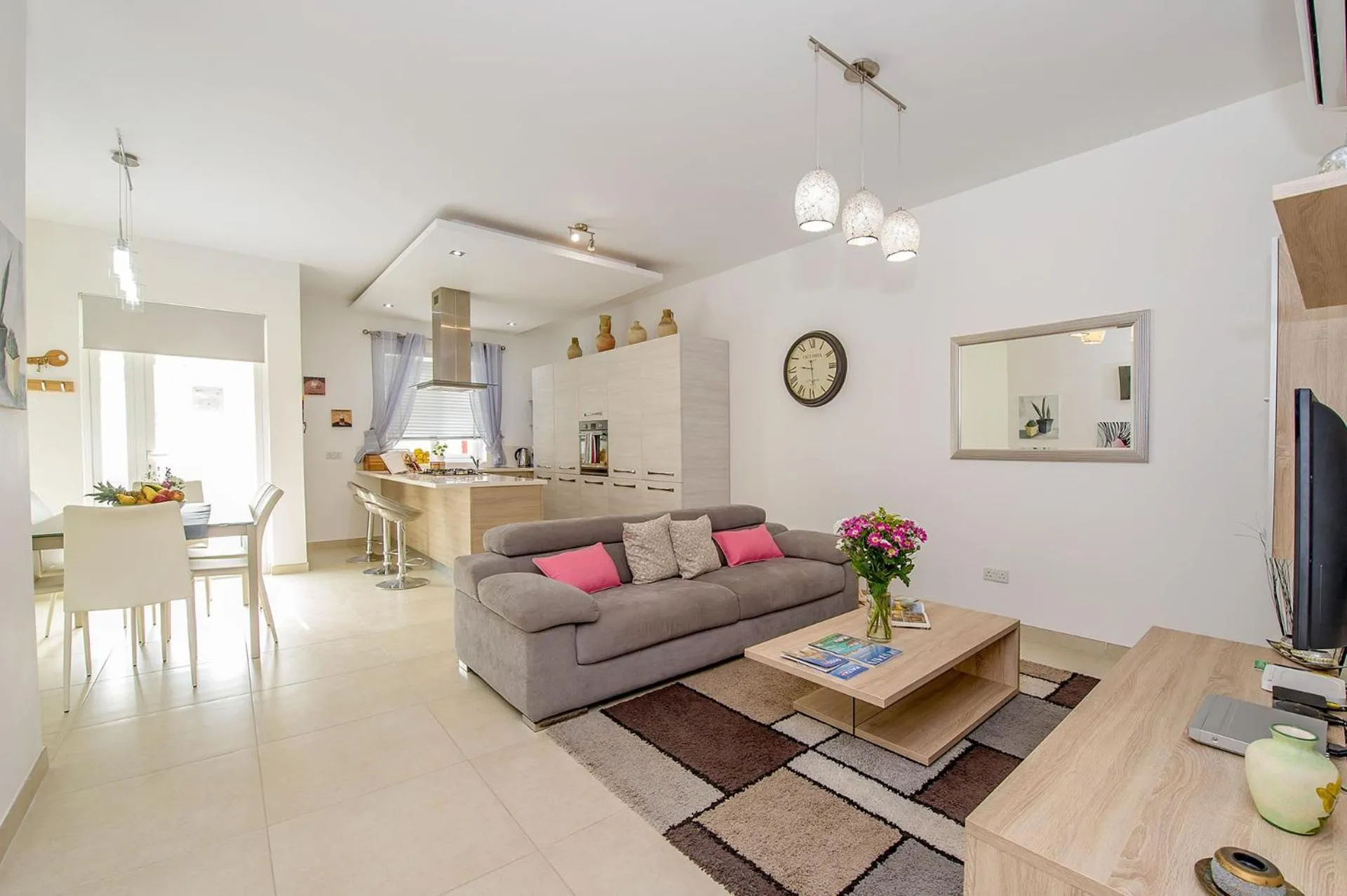 Hillock Residence Apartments
