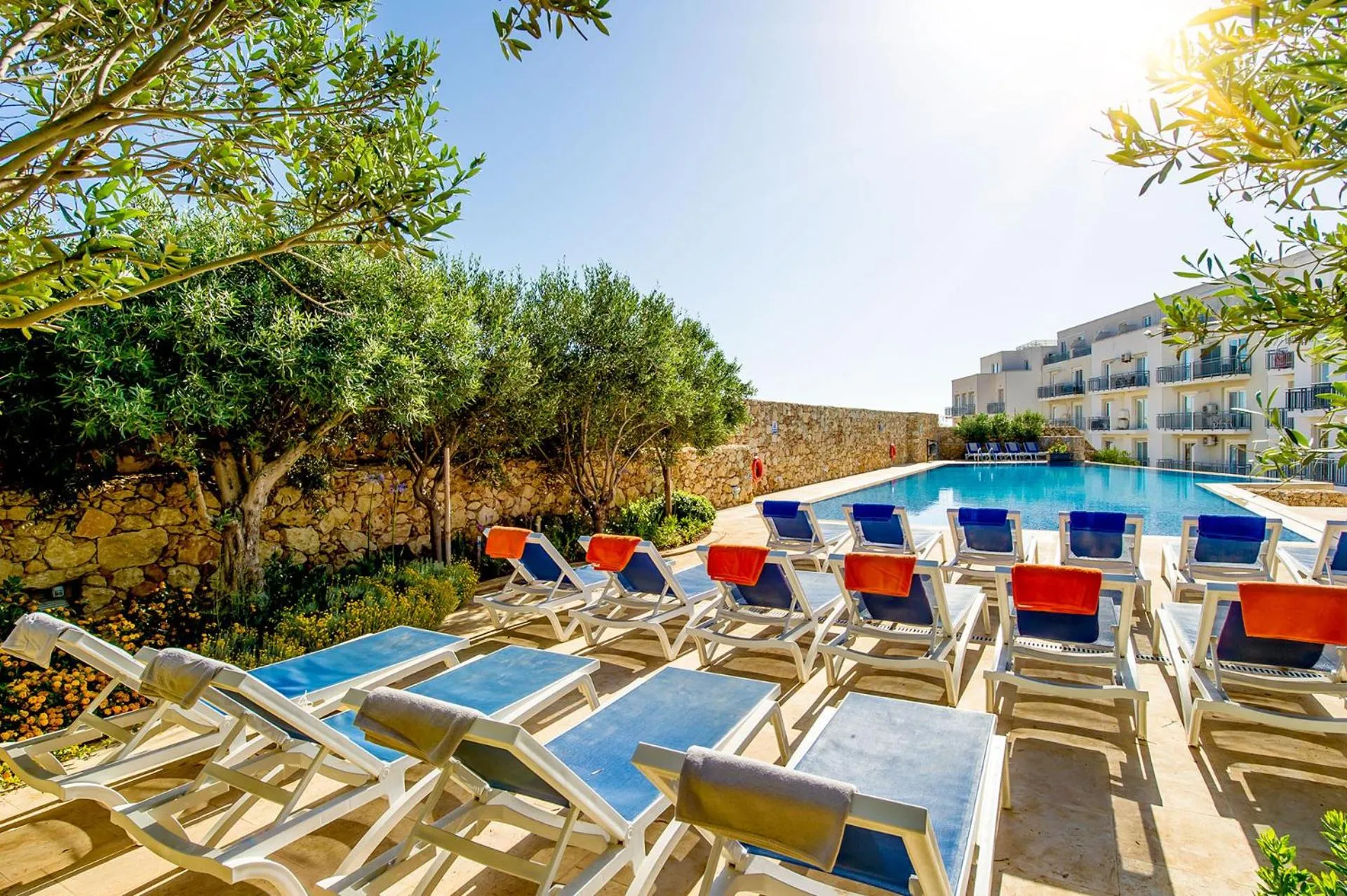 Hillock Residence Apartments
