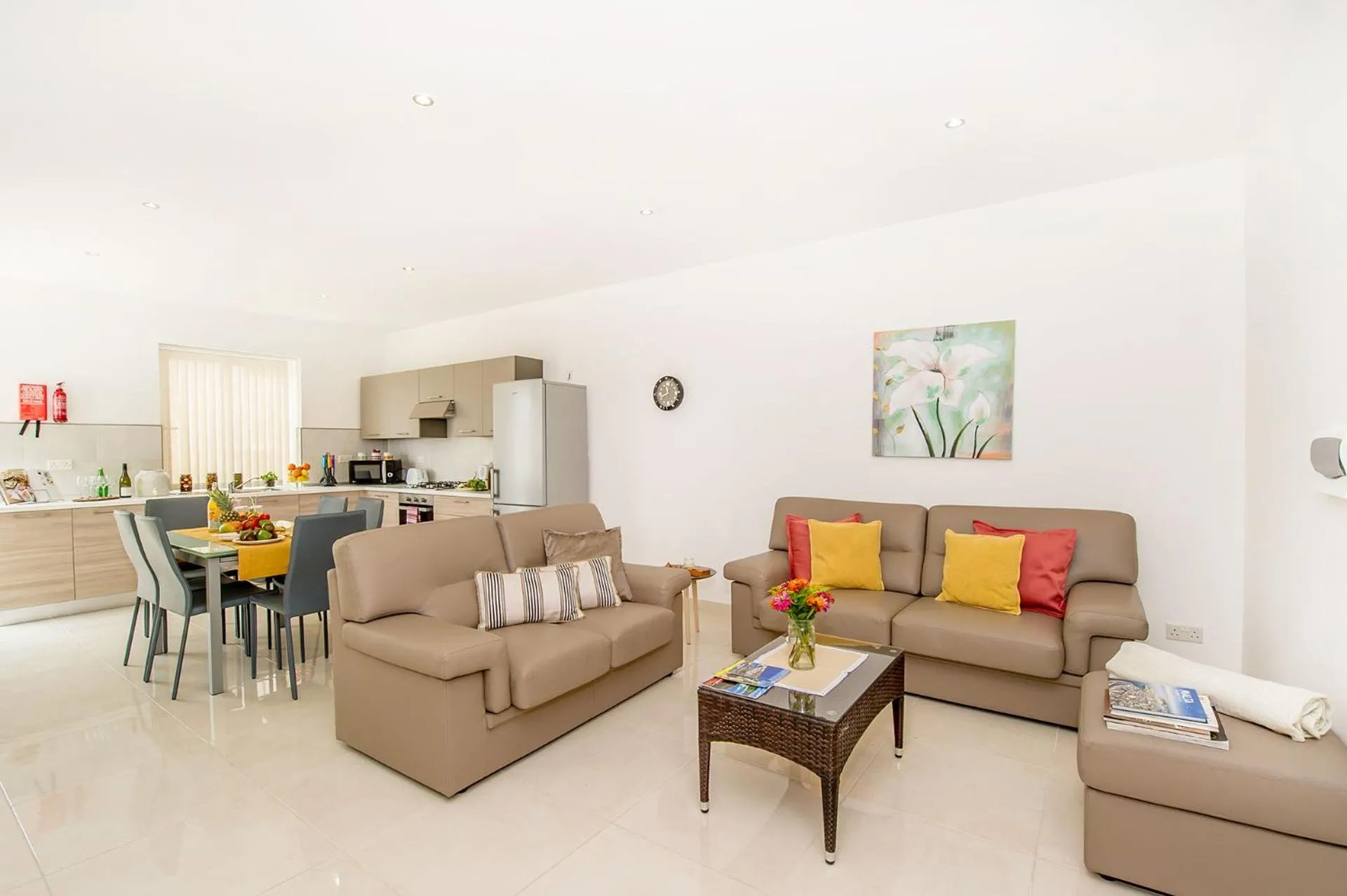 Living room in Hillock Residence Apartments