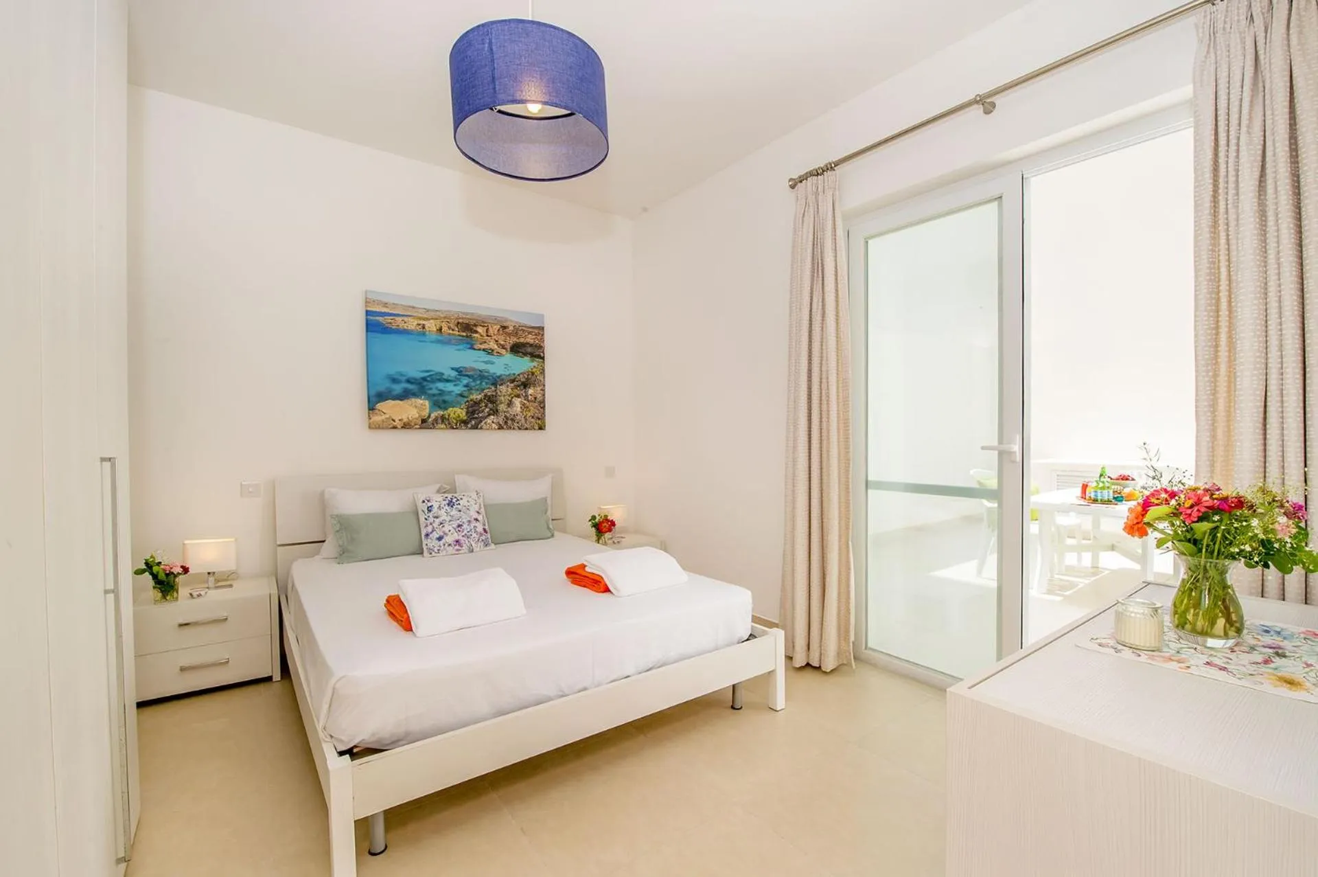 Bedroom, Bed in Hillock Residence Apartments