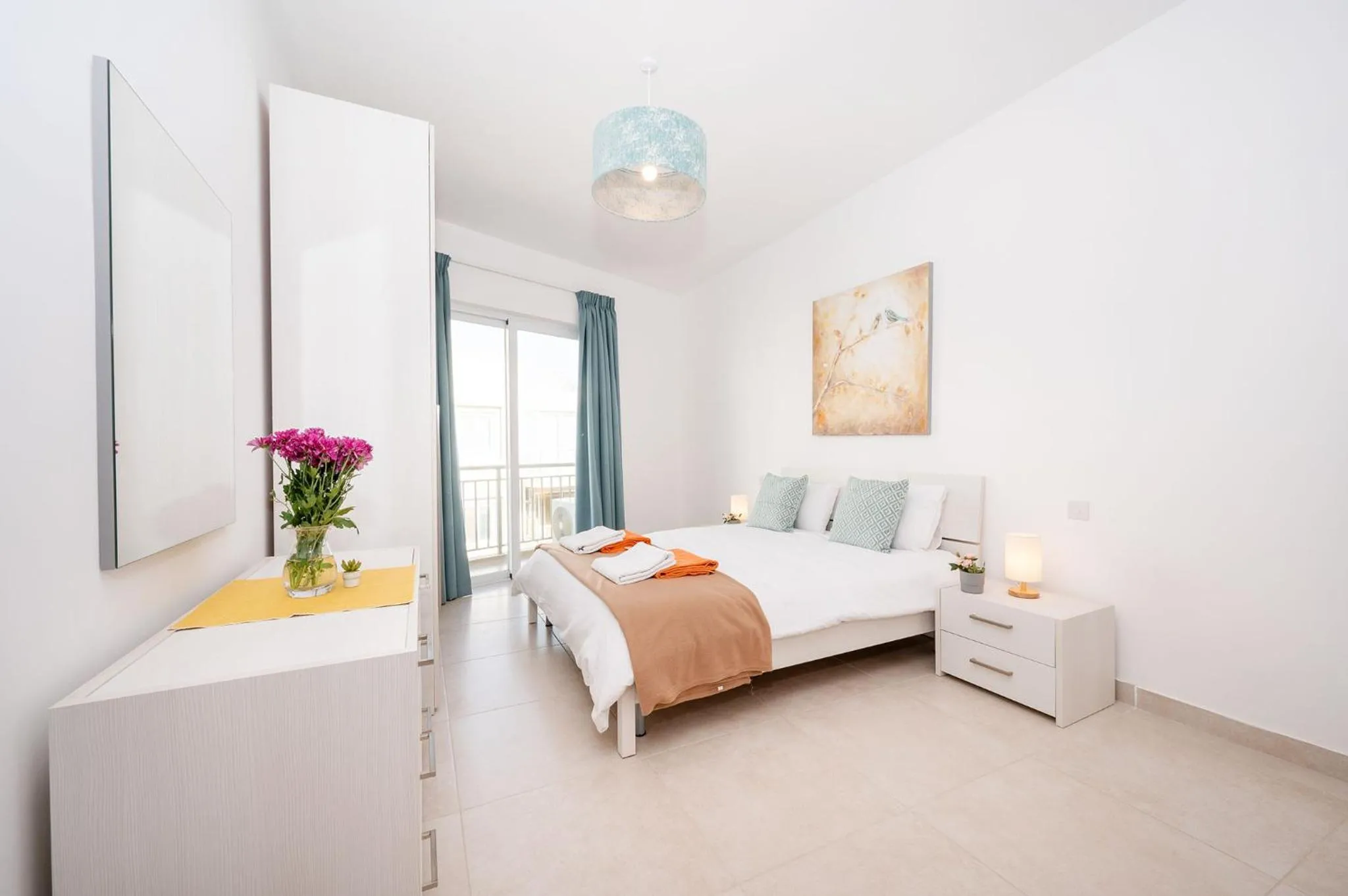 Bed in Hillock Residence Apartments