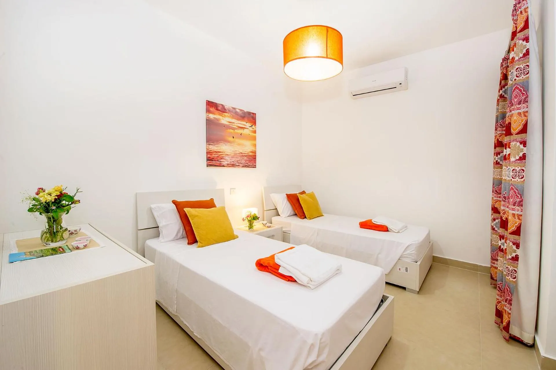 Bedroom, Bed in Hillock Residence Apartments