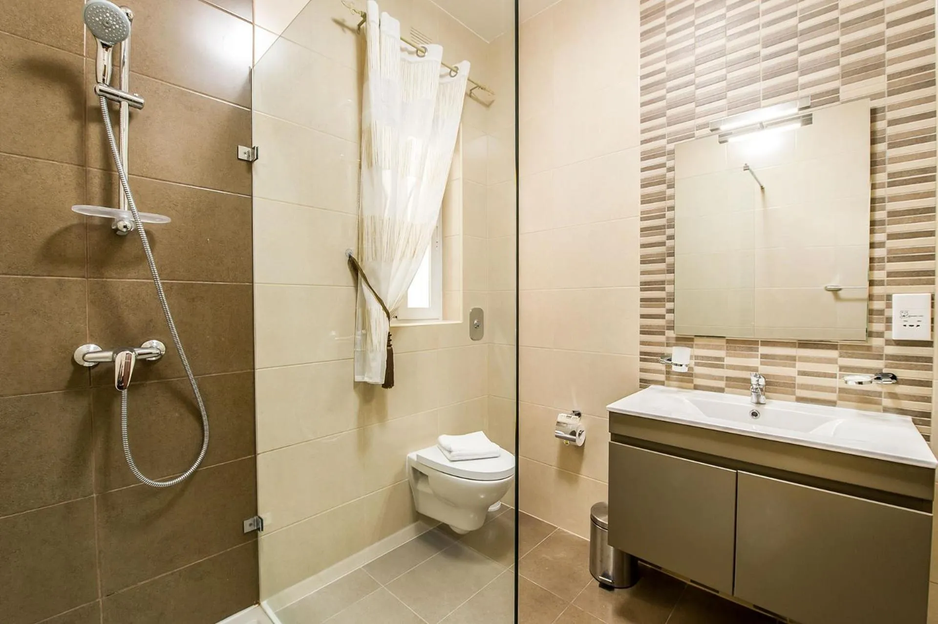 Bathroom in Hillock Residence Apartments