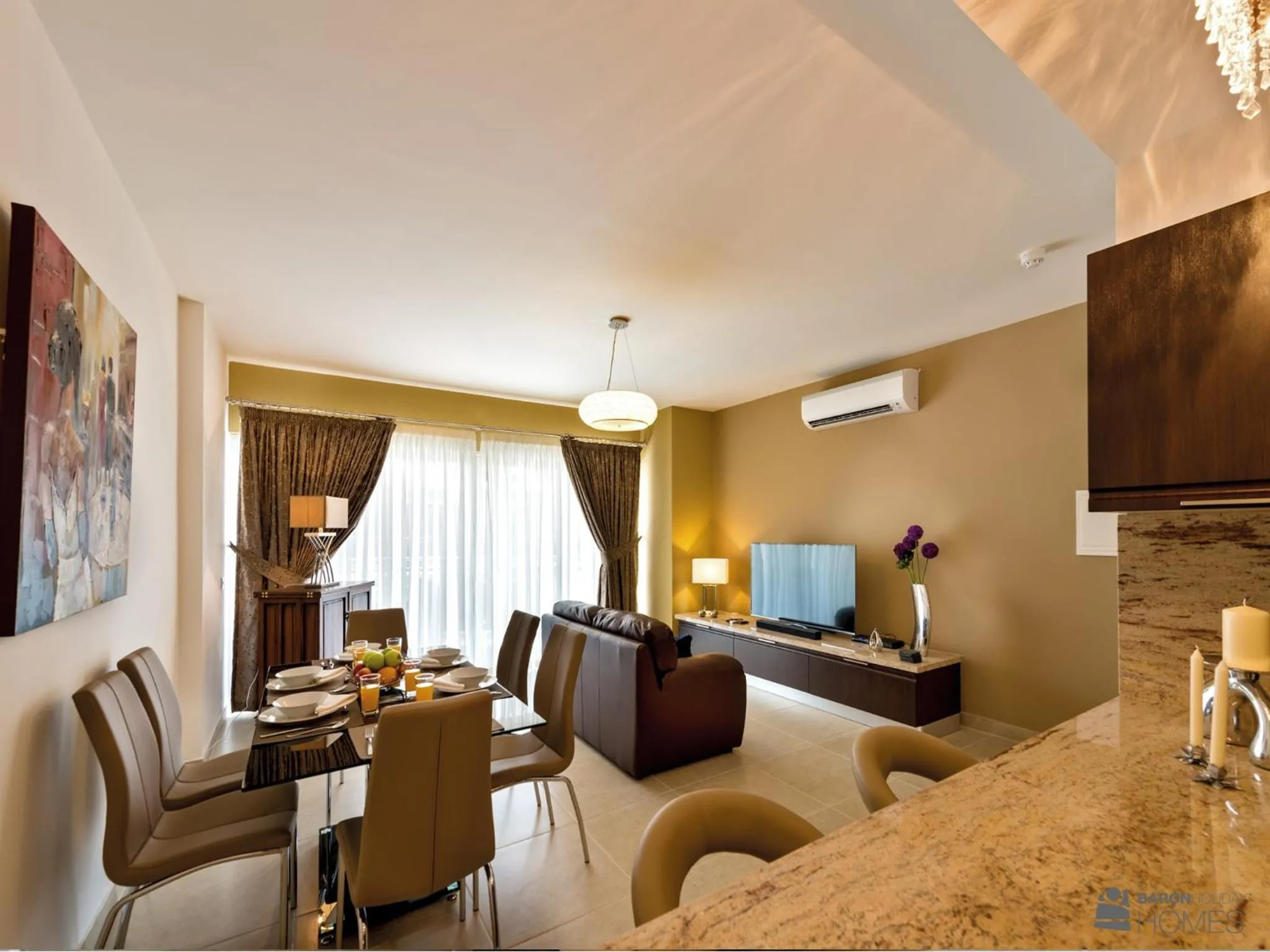 Dining area in Hillock Residence Apartments