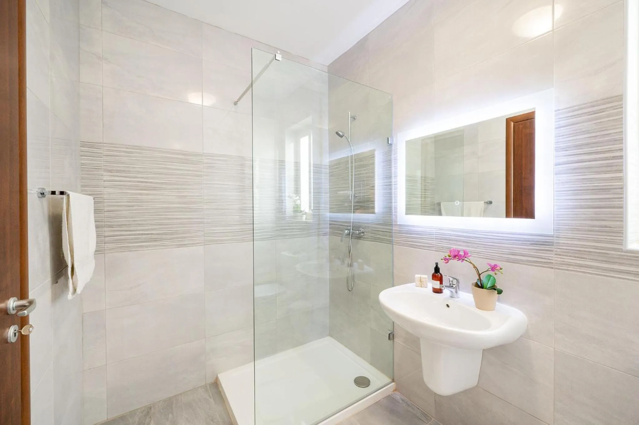 Hillock Residence Apartments