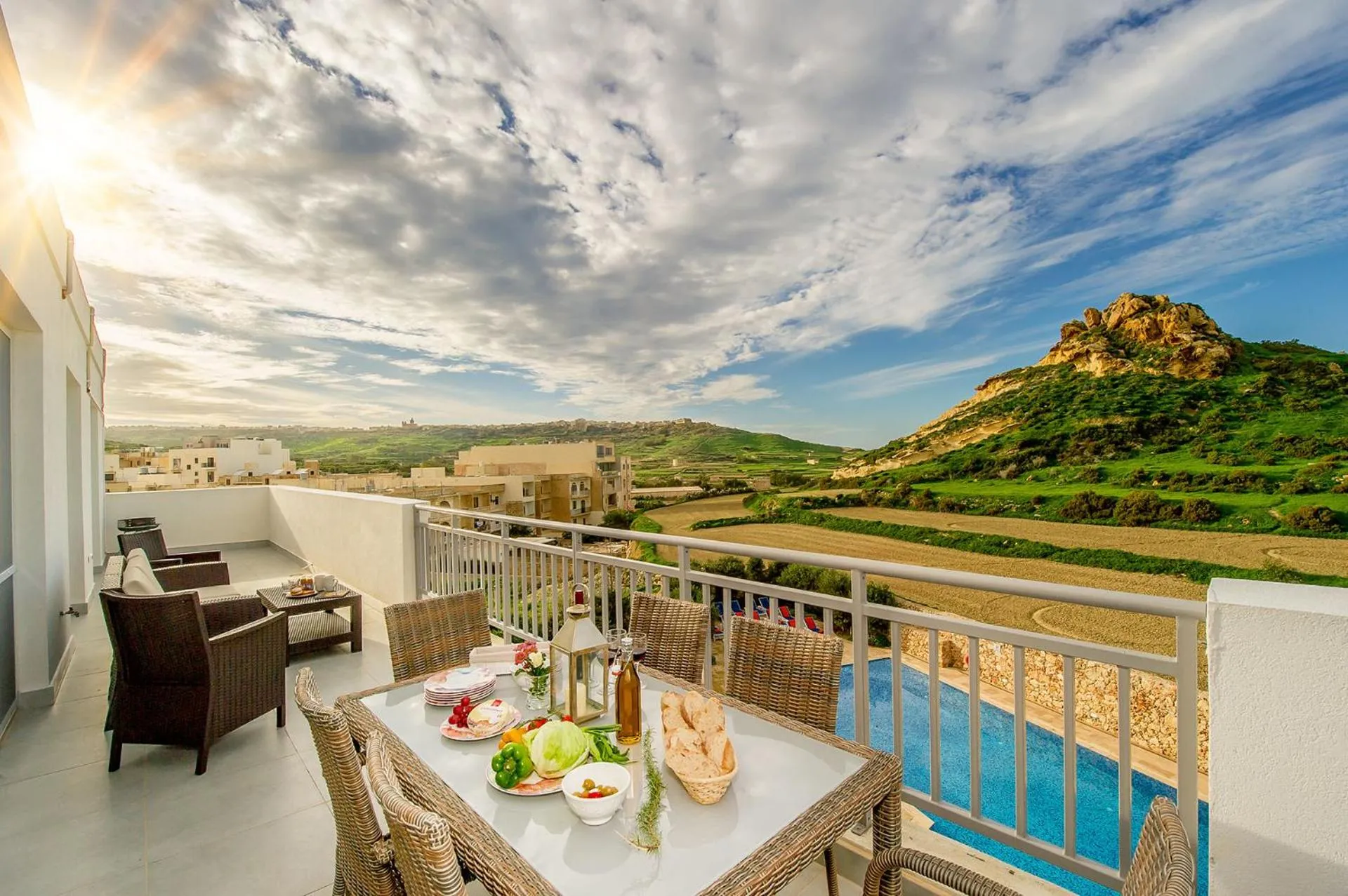 Balcony/Terrace in Hillock Residence Apartments