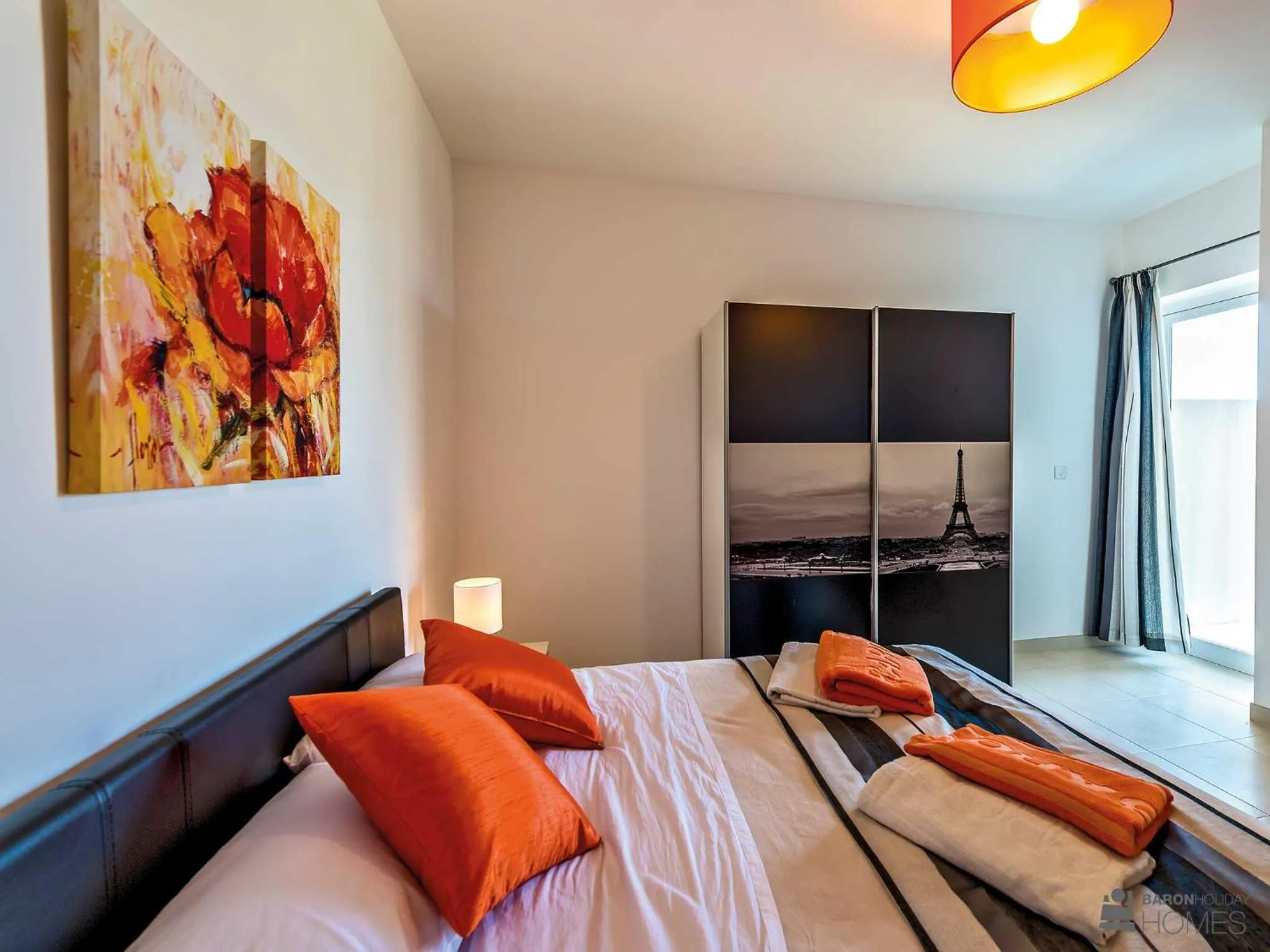 Balcony/Terrace, Bed in Hillock Residence Apartments