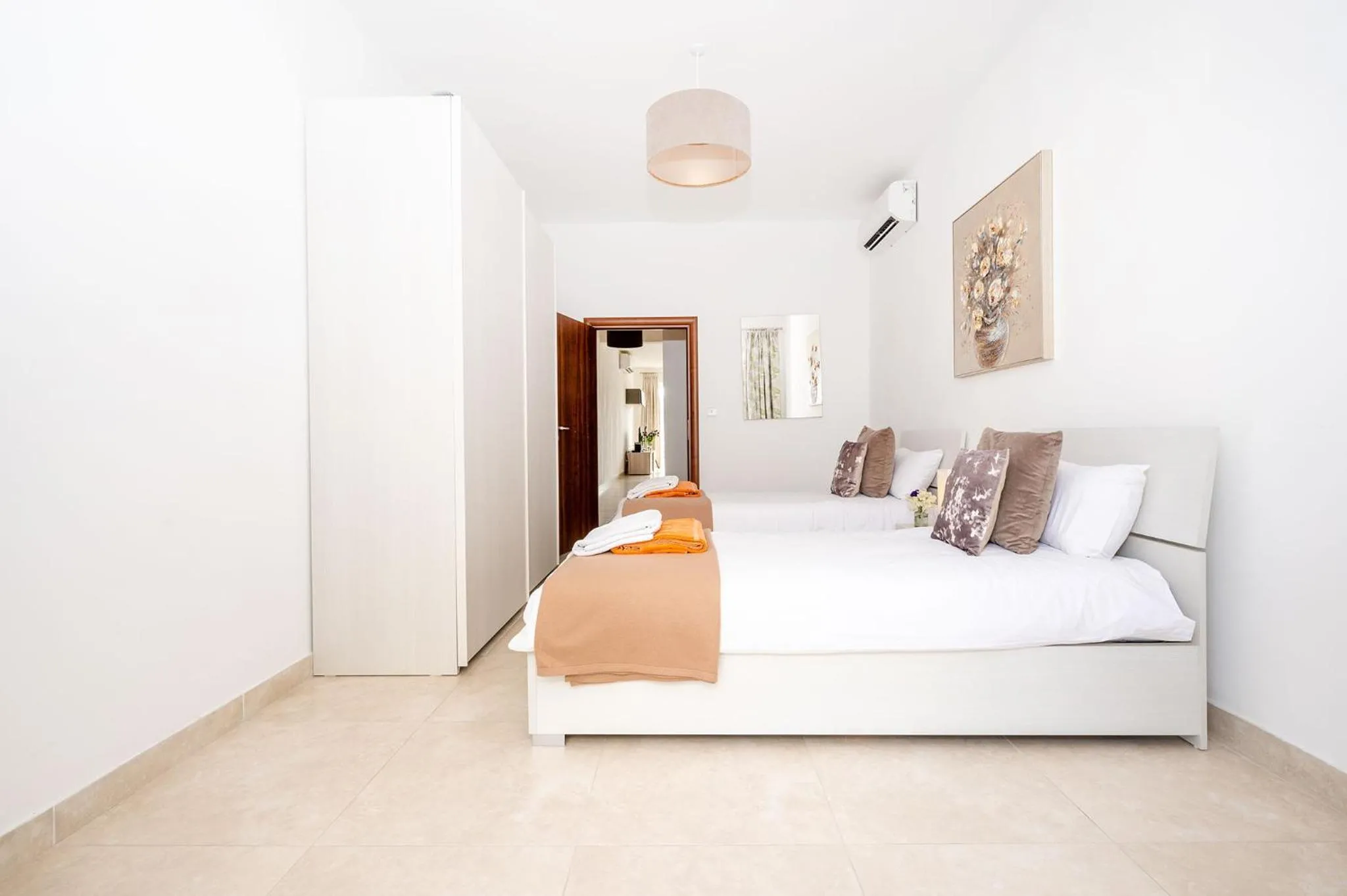Bed in Hillock Residence Apartments