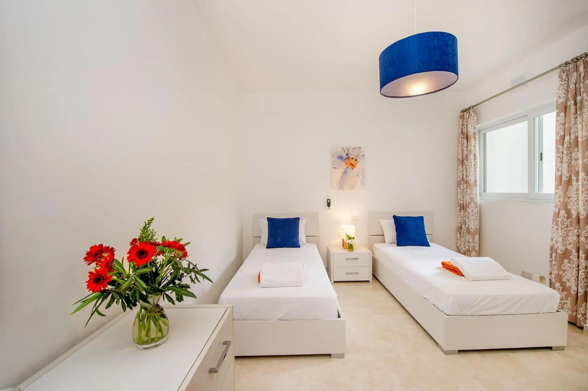 Bedroom, Bed in Hillock Residence Apartments