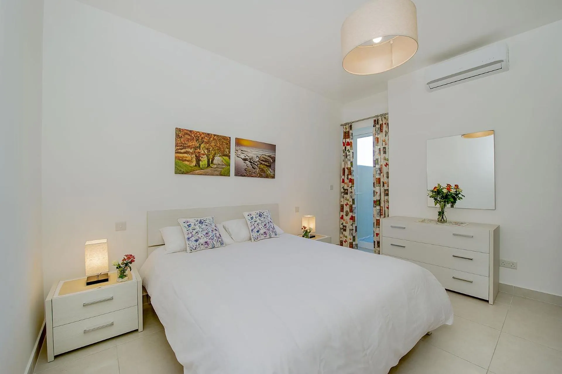 Bed in Hillock Residence Apartments