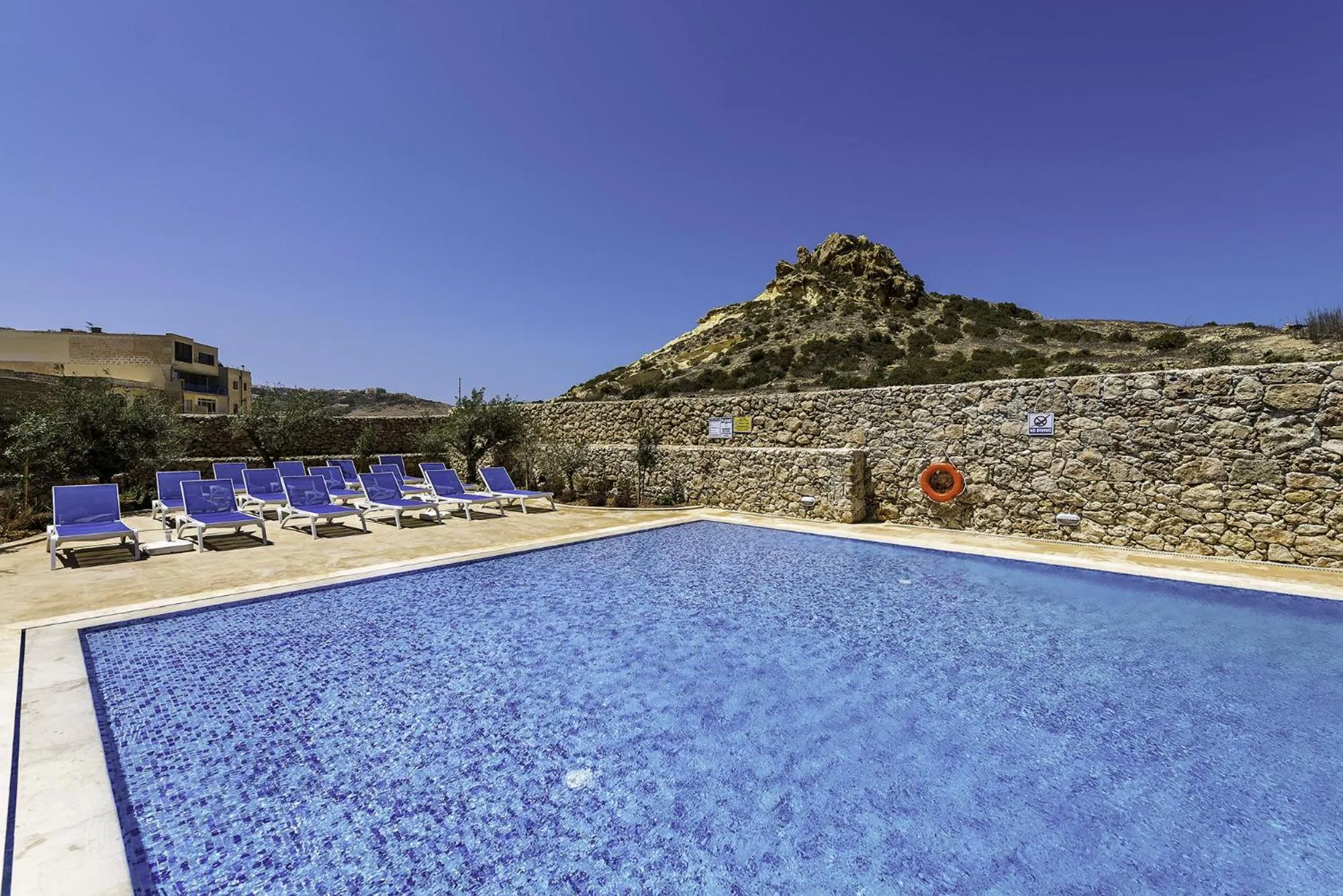 Hillock Residence Apartments