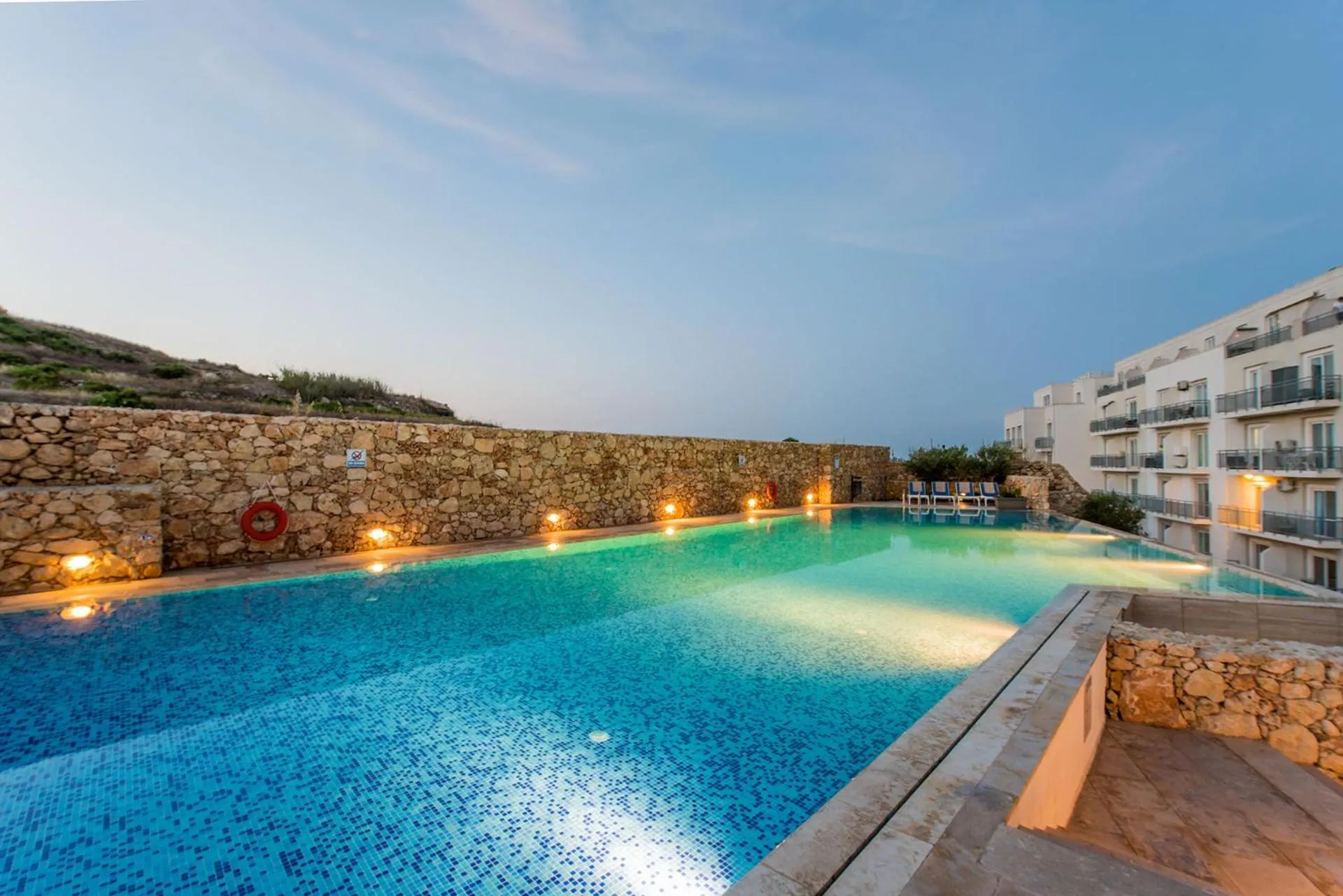 Hillock Residence Apartments