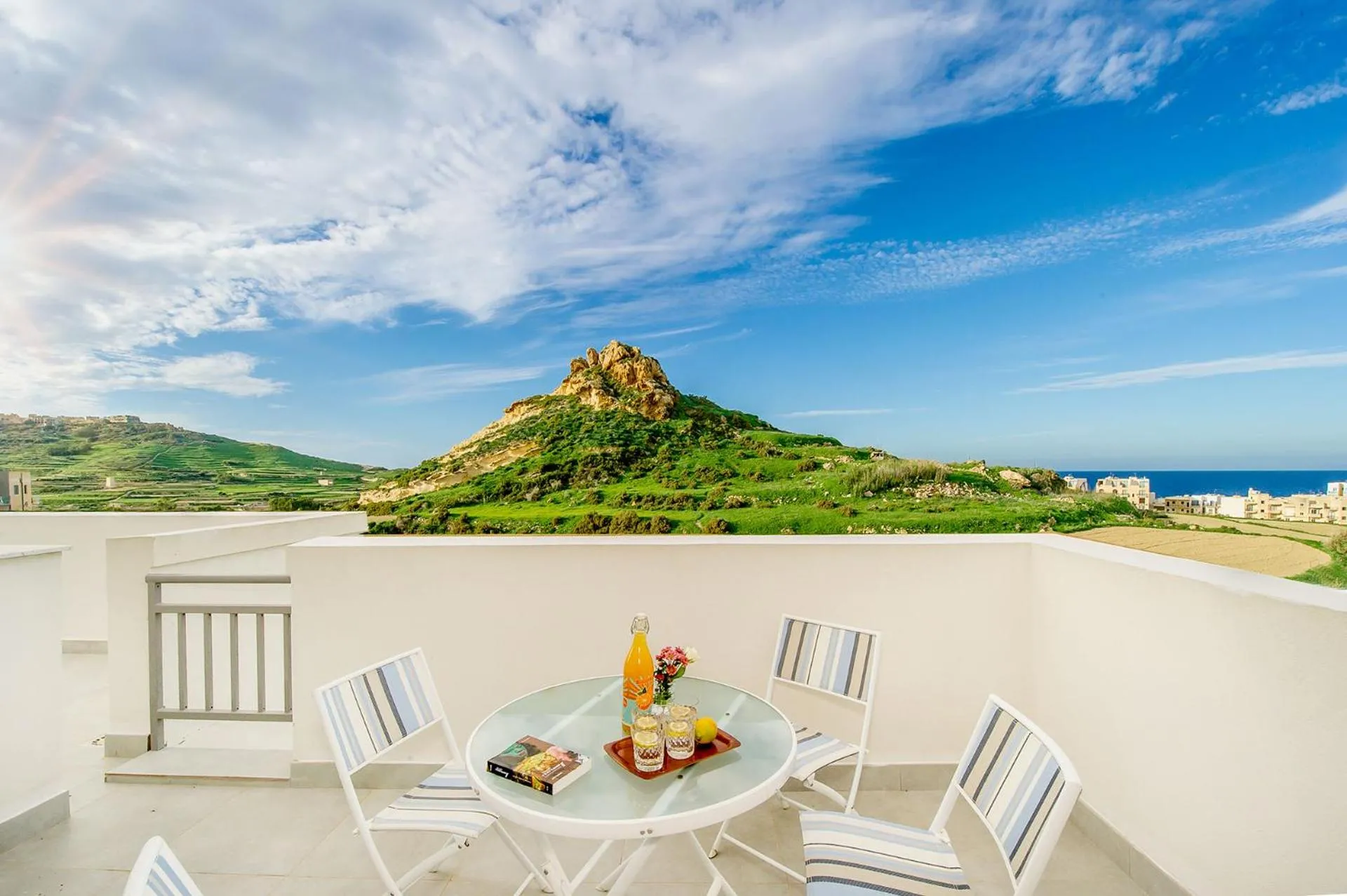 Balcony/Terrace in Hillock Residence Apartments